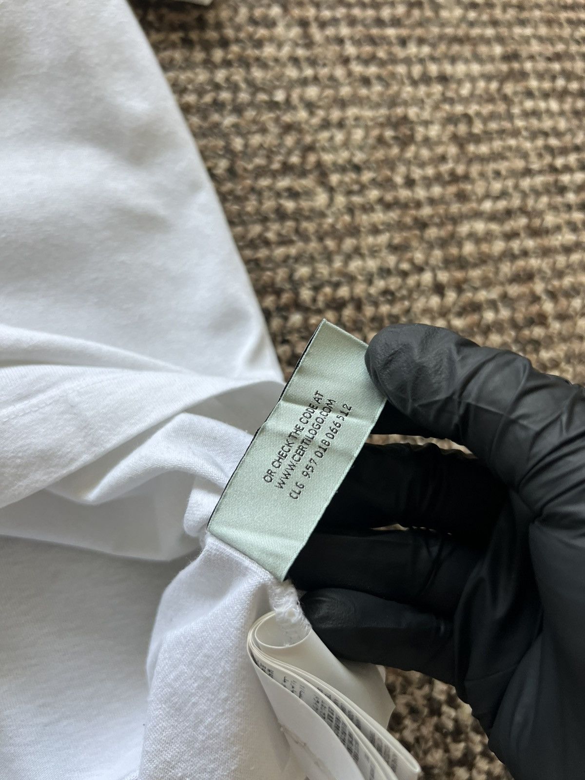 Off-White Off-White Pivot Fish White T Shirt Big Logo M Size Size US M / EU 48-50 / 2 - 11 Thumbnail