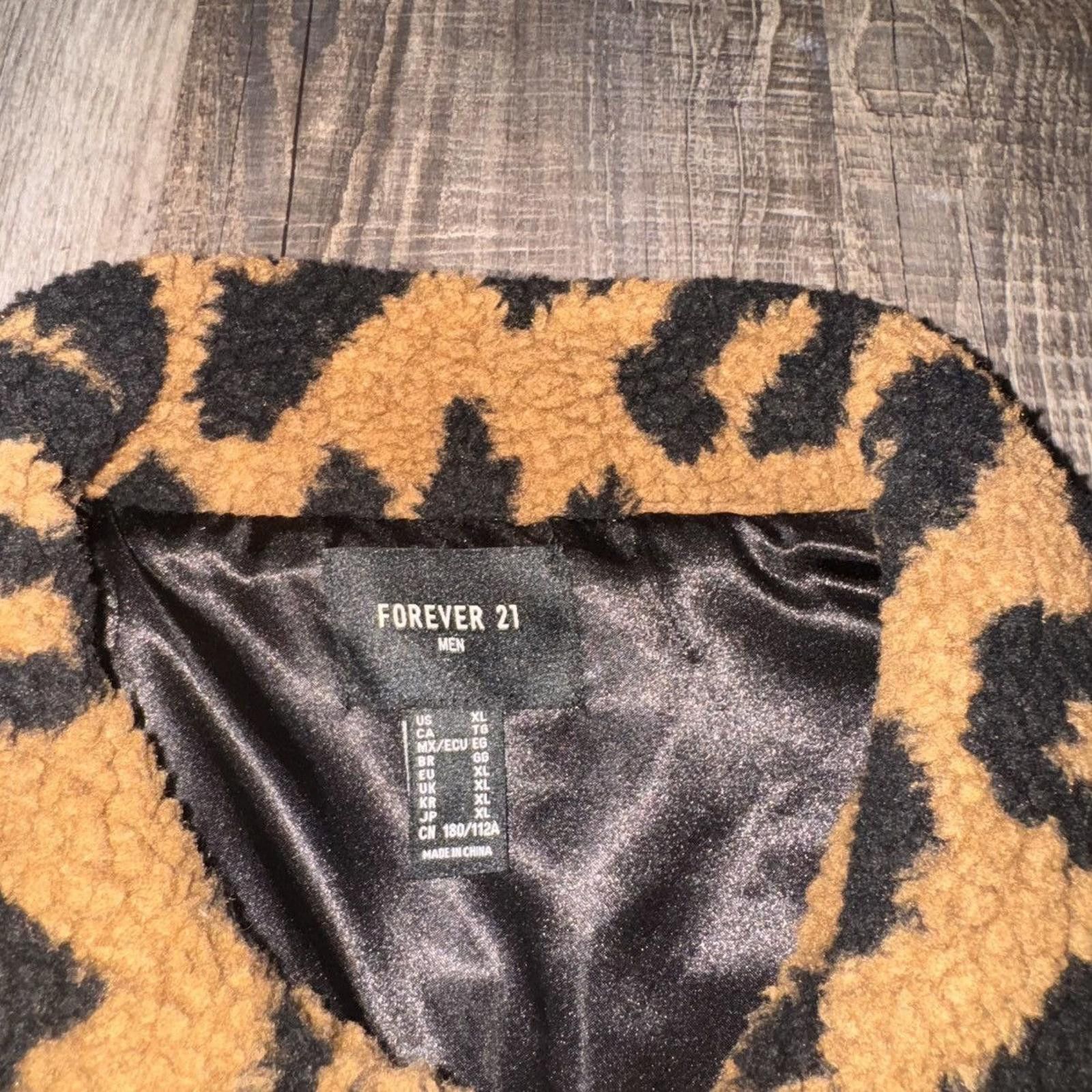 Forever 21 FOREVER 21 • VNTG Faux Fur "Leopard" Jacket (XL) Size US XL / EU 56 / 4 - 2 Thumbnail