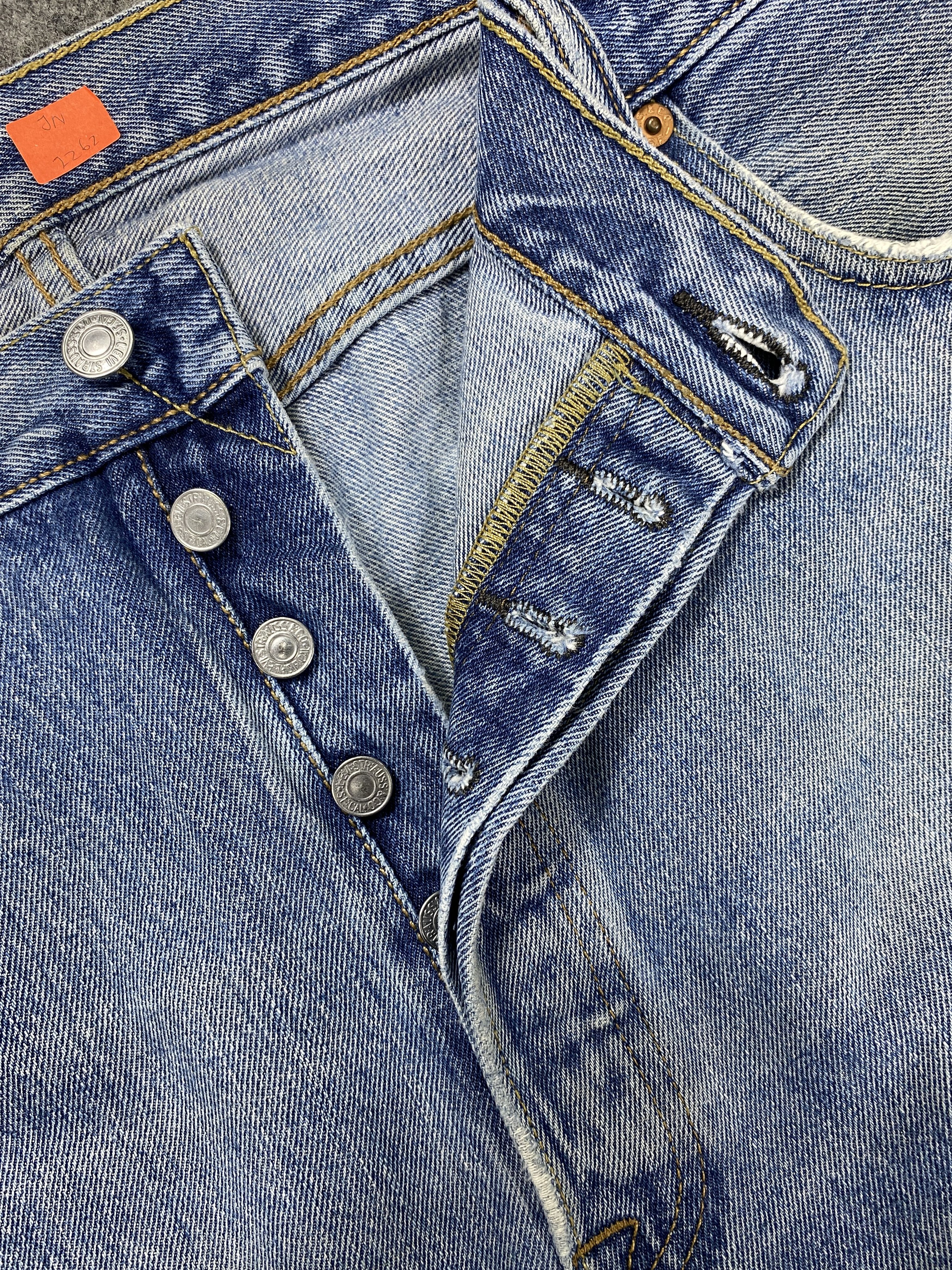 Japanese Brand Ripped Dirty Blue Vintage Levi's 501 32x30.5 Denim -JN2262 Size US 32 / EU 48 - 6 Thumbnail