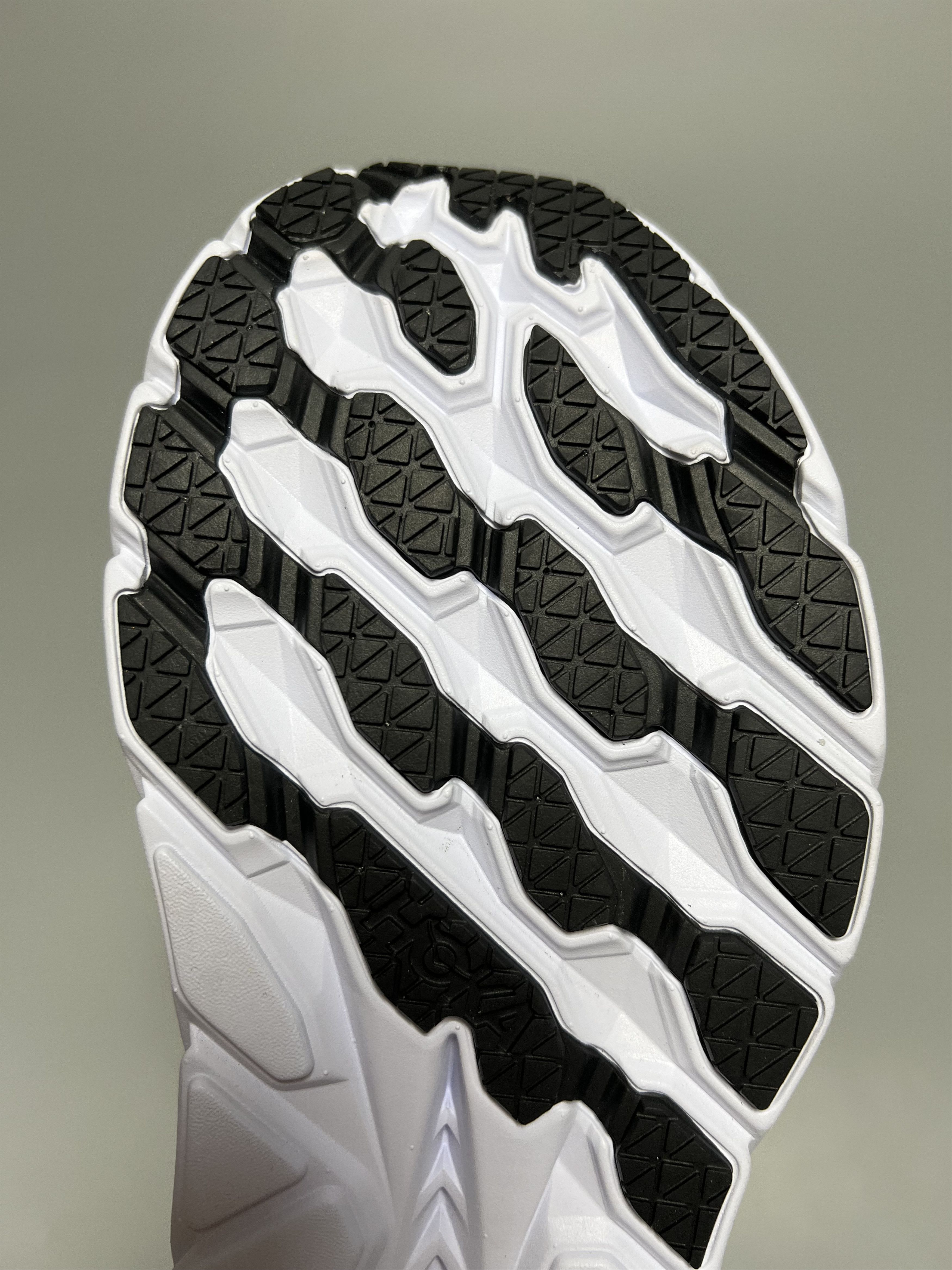 Hoka 8.5D Hoka One One Clifton 8 Wide Running Shoes 1121375-BWHT Size US 8.5 / IT 38.5 - 8 Thumbnail