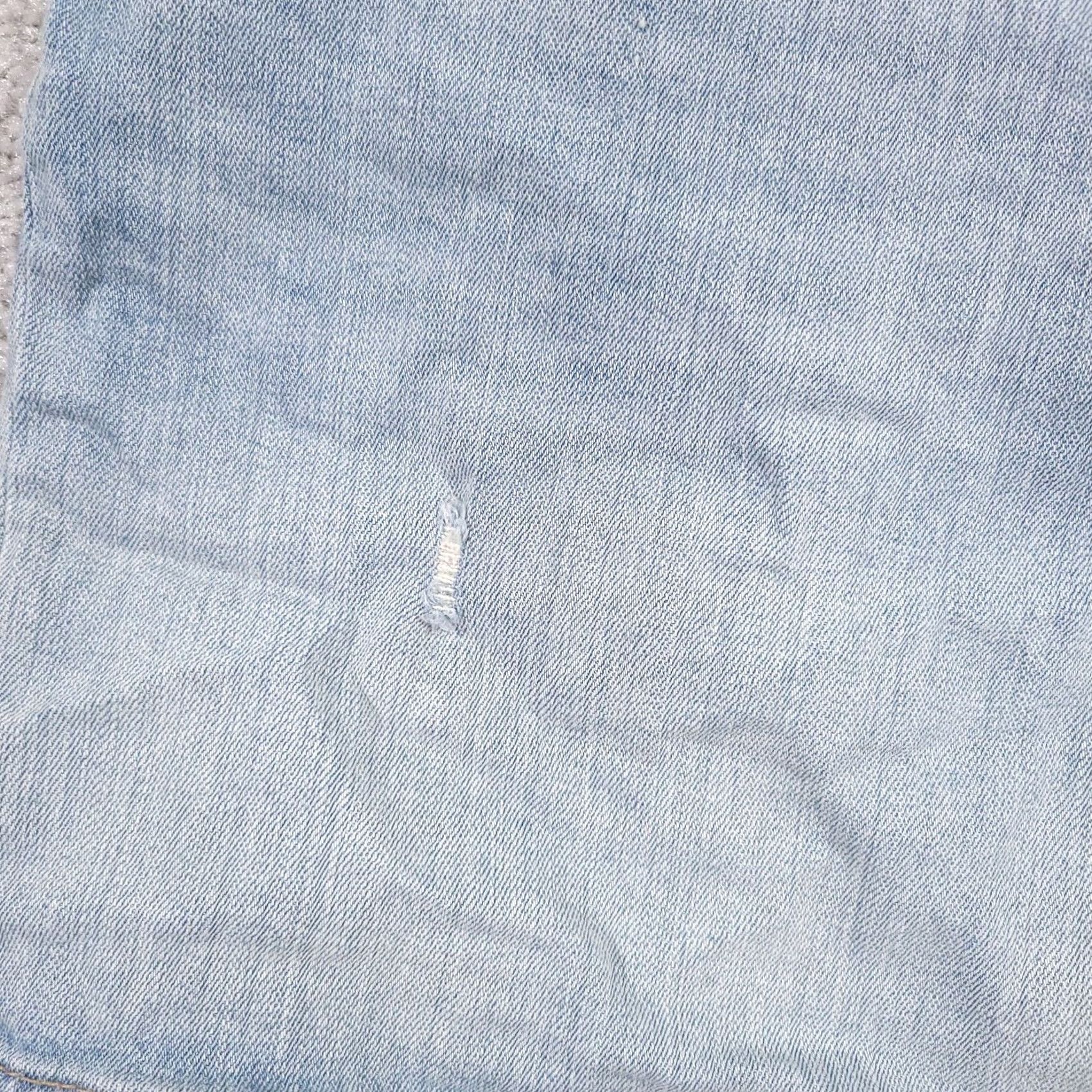 Levi's Levi's Jean Shorts Women's 34W Blue Light Wash Denim Distressed Extra Stretch Shorts Denim Light Blue 90s? Size 24" / US 00 / IT 34 - 4 Thumbnail