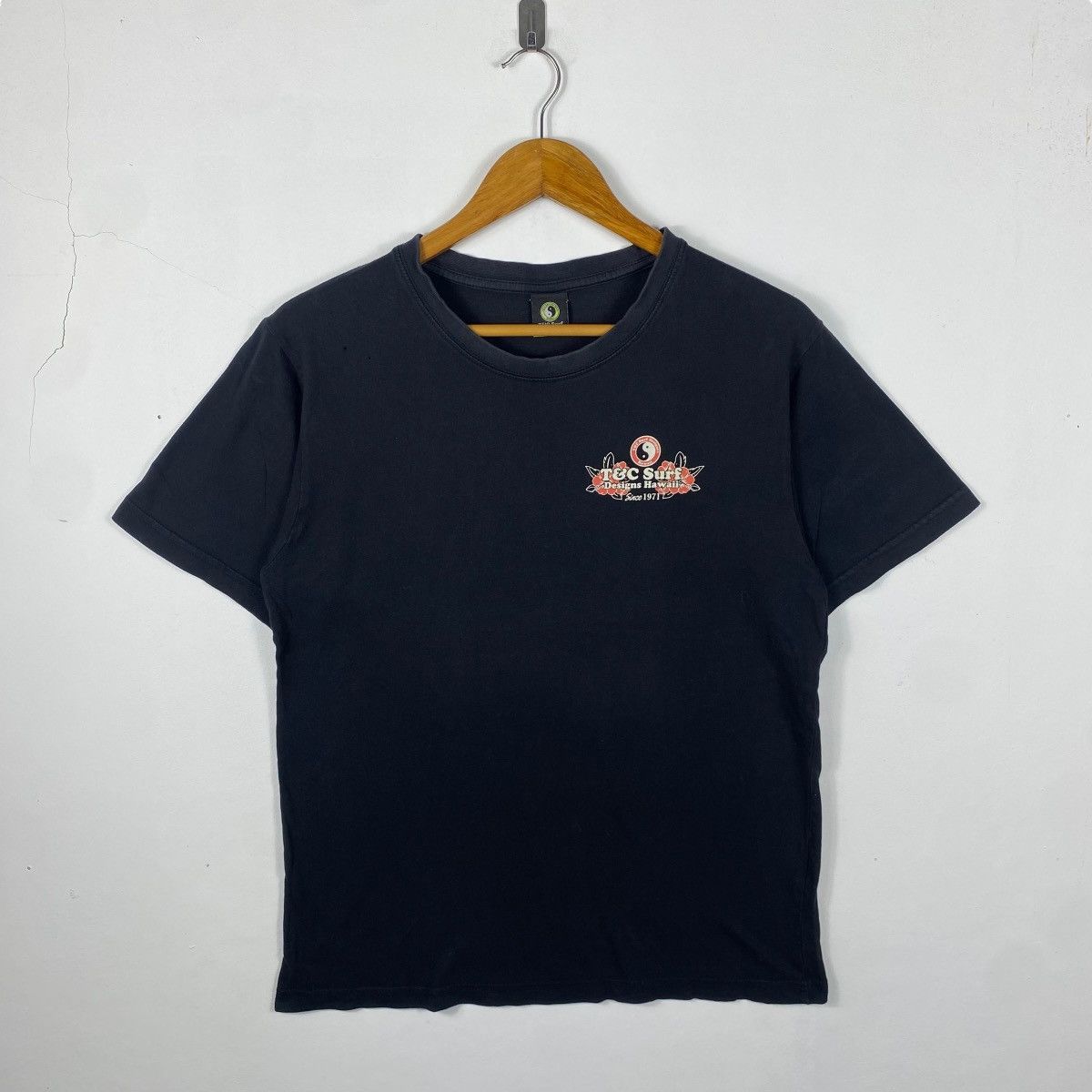 Vintage Vintage T&C Surf Designs Hawaii Love Each Other Graphic Surf Size US L / EU 52-54 / 3 - 4 Thumbnail
