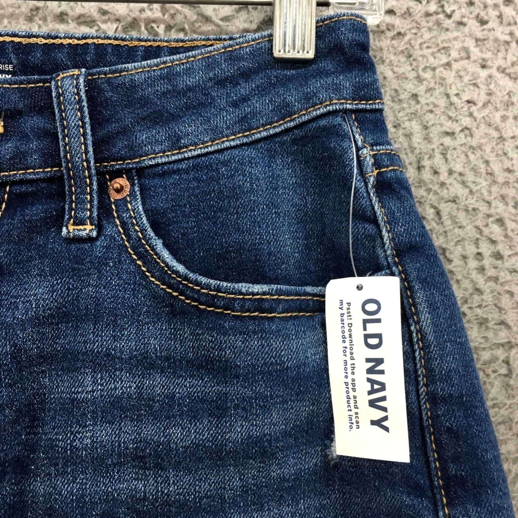 Old Navy Old Navy Shorts Womens 2 Blue Denim Cotton Blend Zip NEW Cut-Off 3.5 Inseam 28 W 3.5 Inseam Mag, Mid Rise, 5-Pocket Womens Clothing Size 26" / US 2 / IT 38 - 5 Thumbnail