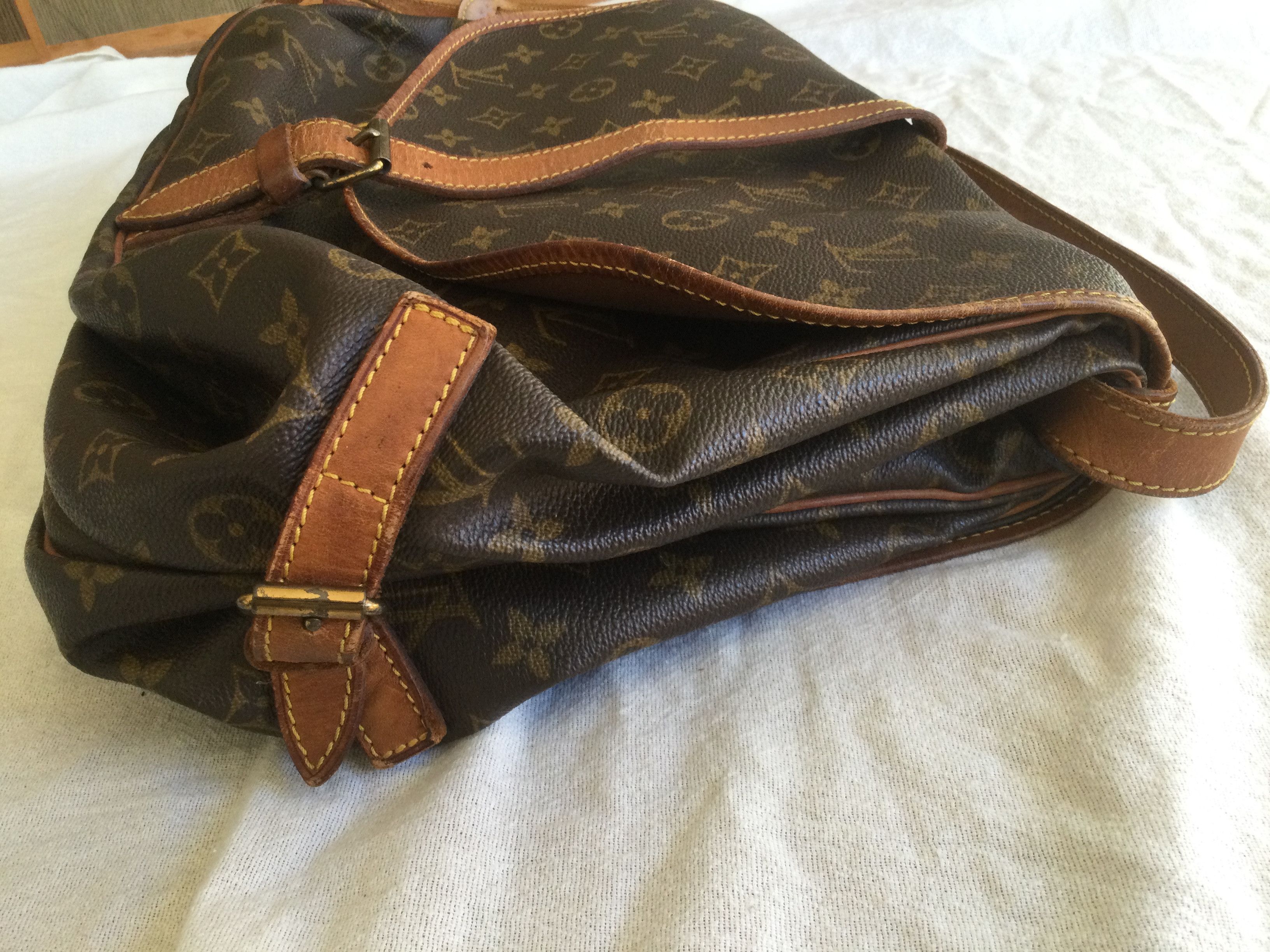 Louis Vuitton Vintage Louis Vuitton Saumur 35 Crossbody Shoulder Bag Size ONE SIZE - 8 Thumbnail