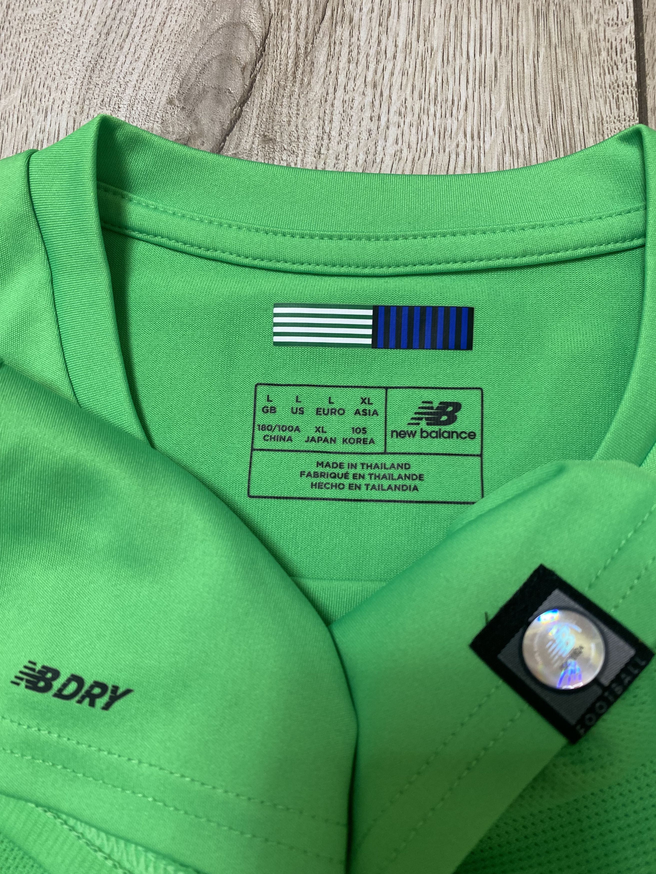 New Balance CELTIC 2017 2018 AWAY SPECIAL FOOTBALL SHIRT SOCCER JERSEY Size US L / EU 52-54 / 3 - 7 Thumbnail