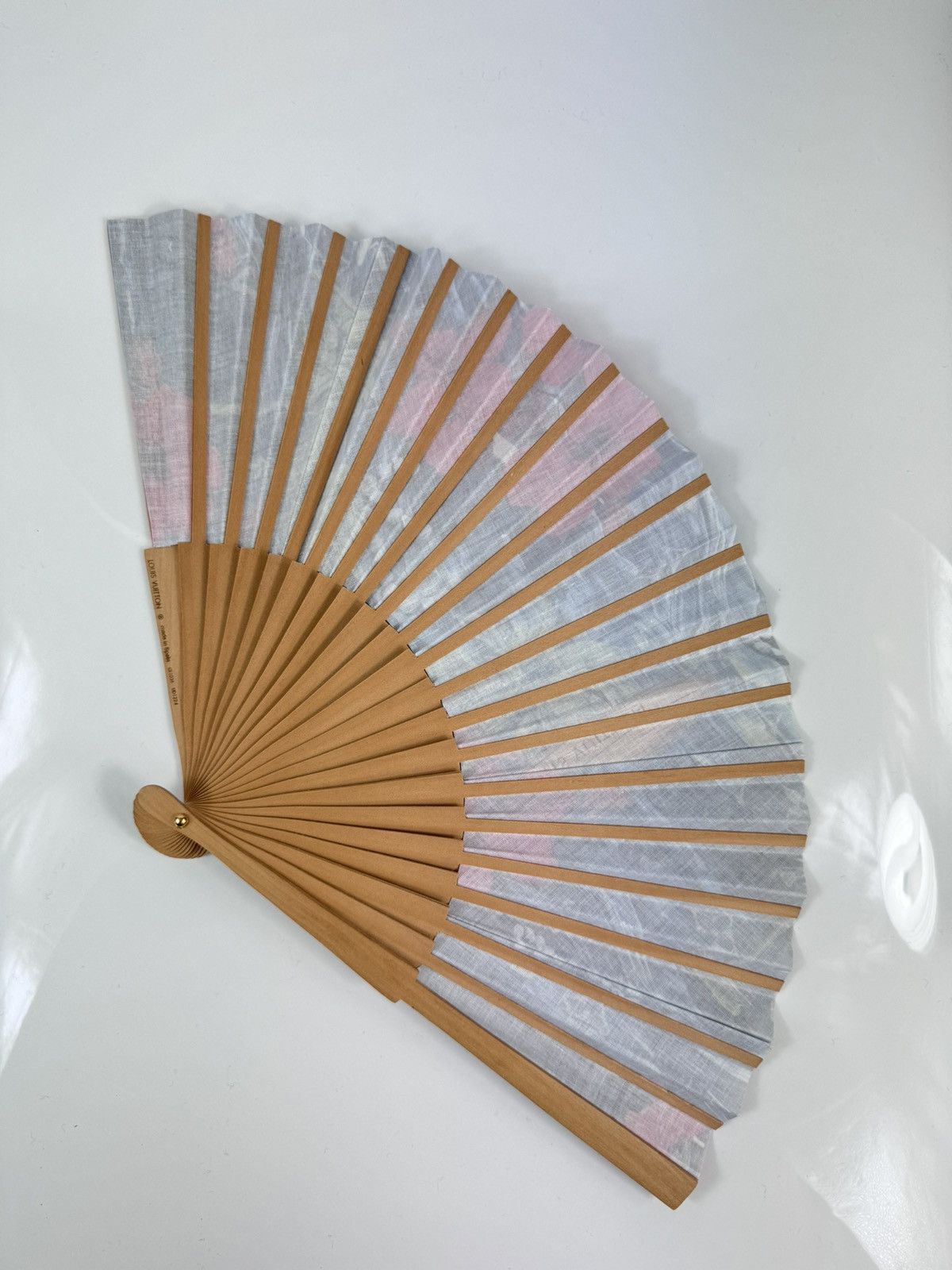 Louis Vuitton PHARRELL WILLIAMS MONOGRAM RESORT PRINT FOLDING HAND FAN Size ONE SIZE - 2 Thumbnail