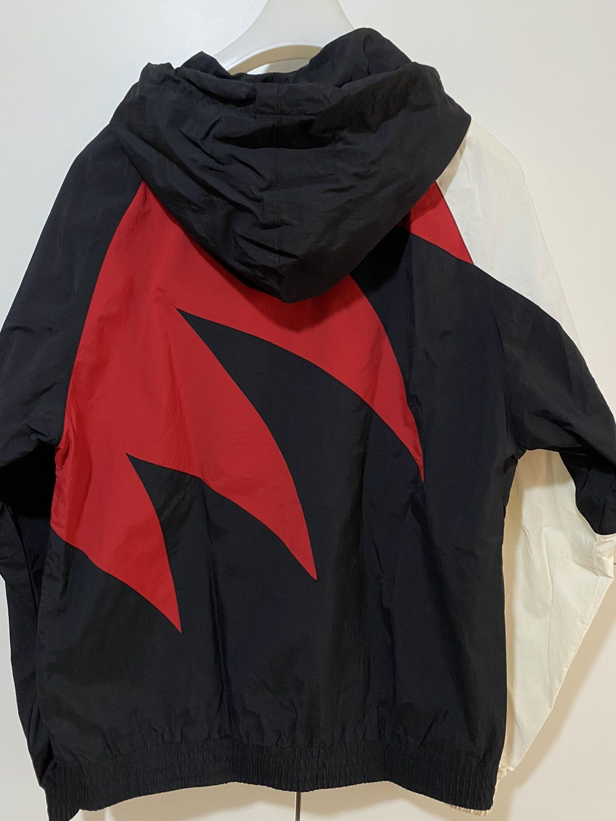 Mitchell & Ness Mitchell & Ness Chicago Bulls jacket, L, black red, used, Size US XL / EU 56 / 4 - 8 Thumbnail