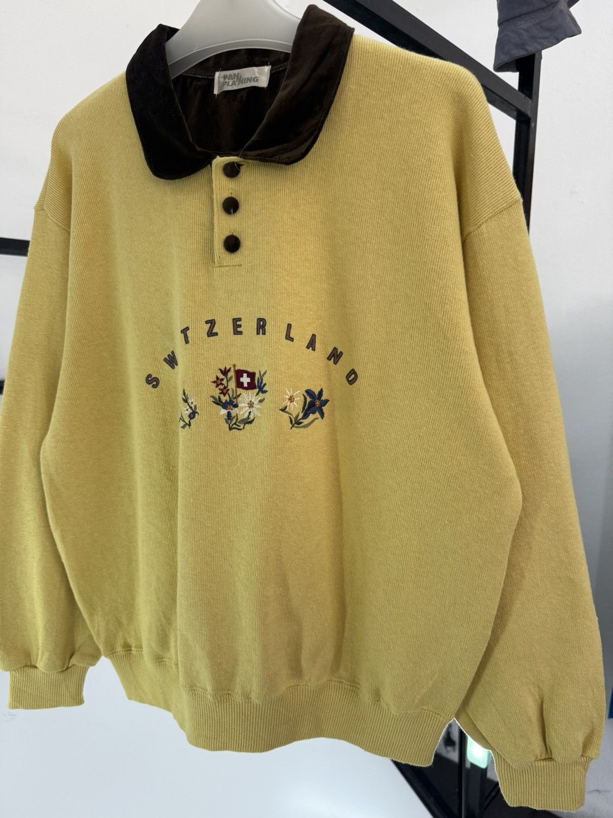 Art Comes First 🔥 90s Switzerland Trditional Art Embroidery Logo Sweatshirt Size US S / EU 44-46 / 1 - 6 Thumbnail