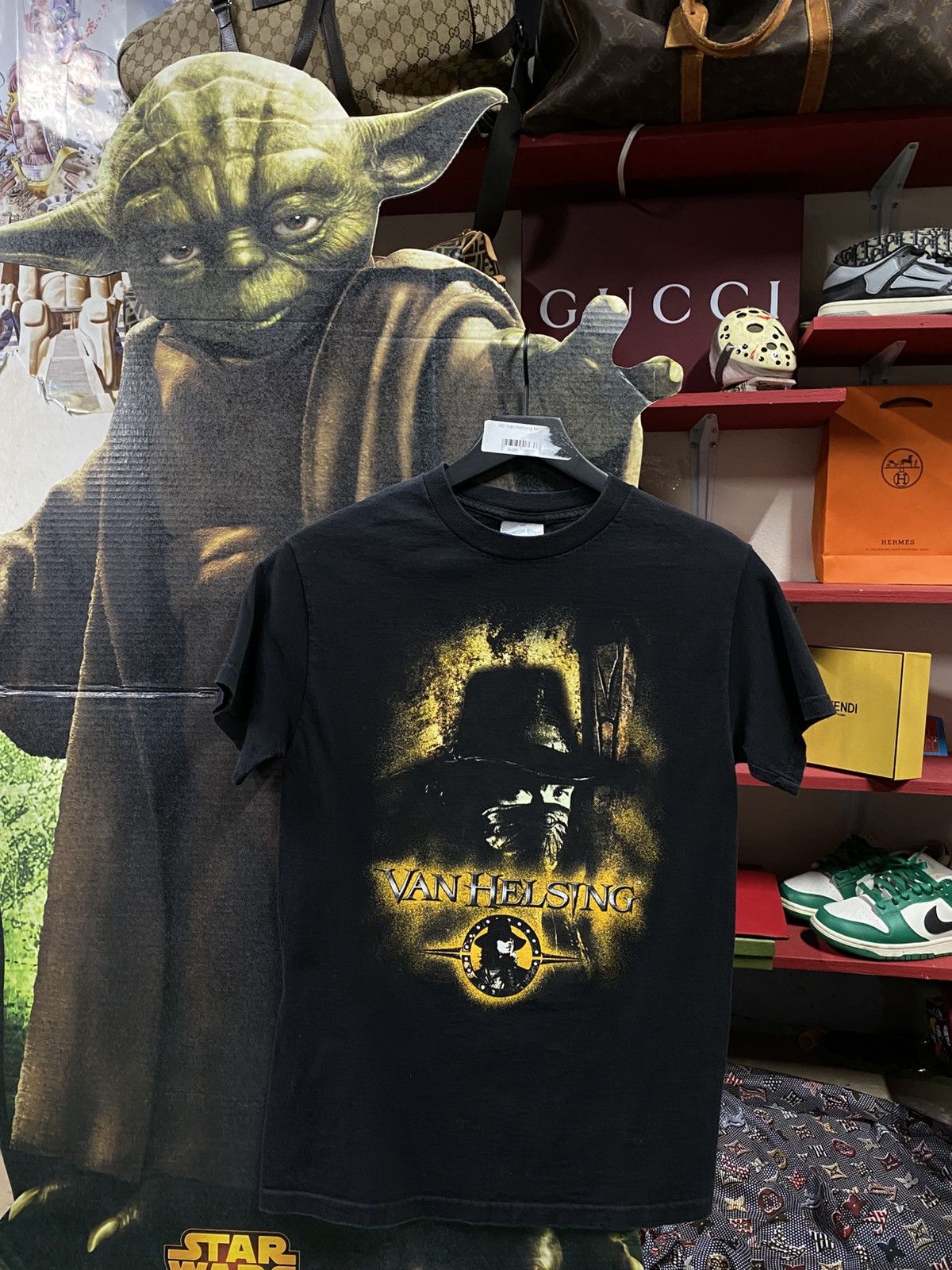 Disney × Vintage Vintage 00’ Van Helsing Movie Tee Shirt Small Size US M / EU 48-50 / 2 - 5 Thumbnail