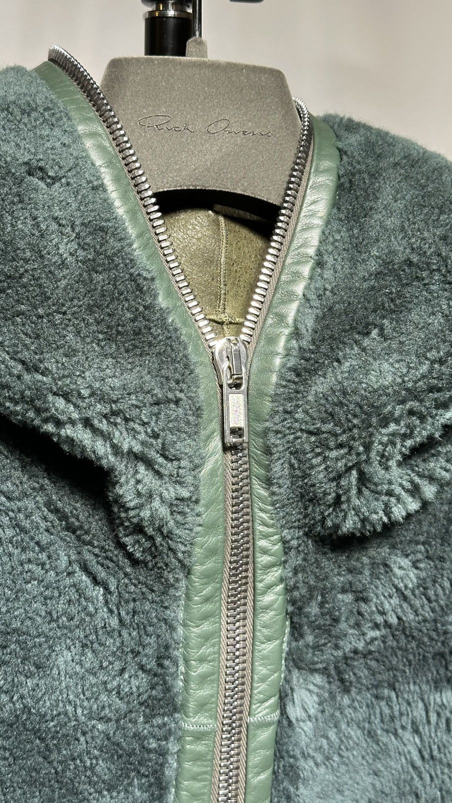 Rick Owens Rick Owens FW22 STROBE Sealed Windbreaker in Shearling(50IT) Size US M / EU 48-50 / 2 - 6 Thumbnail