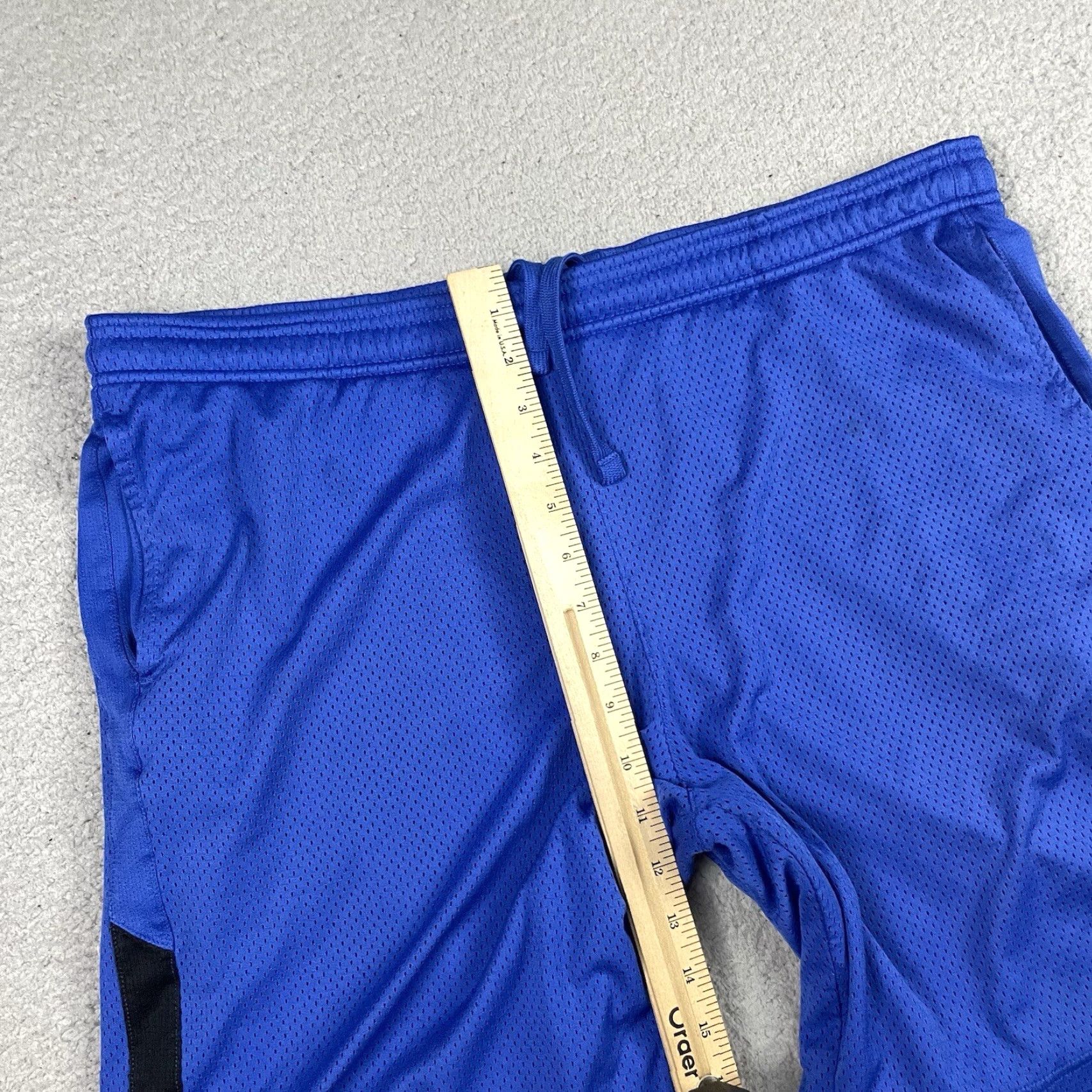 Nike VINTAGE Nike Dri Fit Basketball Shorts Mens Medium Workout Black Size US 33 - 7 Thumbnail
