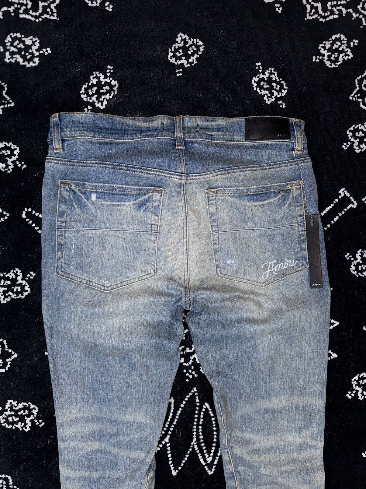 Amiri AMIRI SKELL BONE SCRIPT LOGO JEANS Size US 32 / EU 48 - 11 Thumbnail