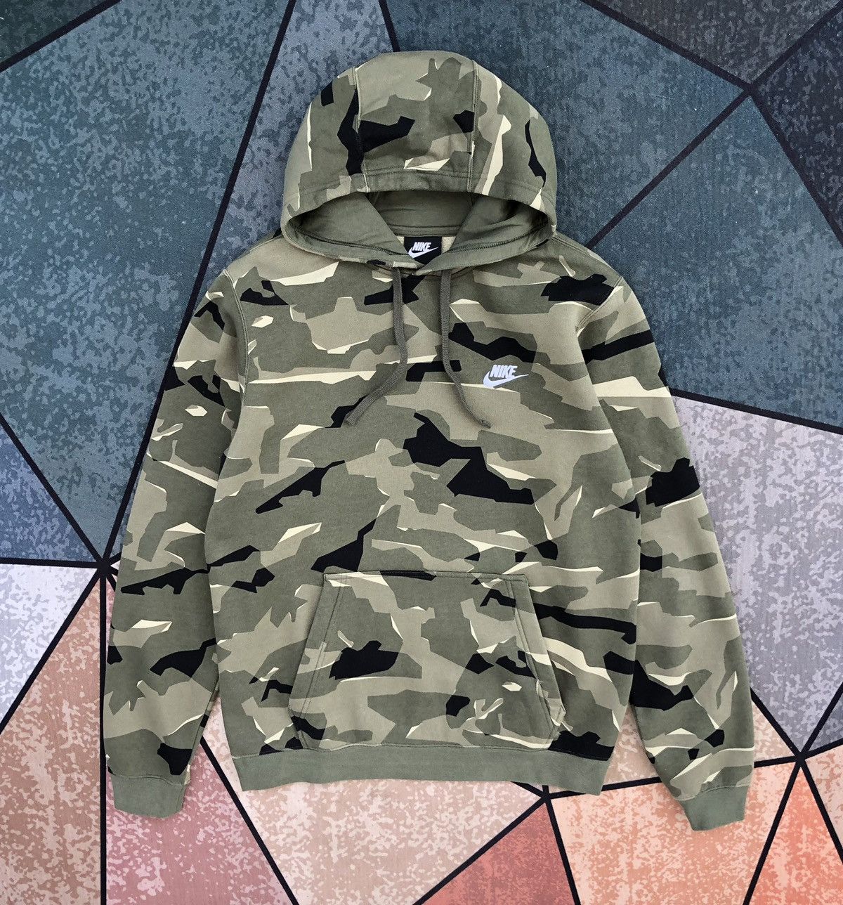Nike Nike NSW Camo Hoodie Sweatshirts In Green Size US M / EU 48-50 / 2 - 1 Thumbnail