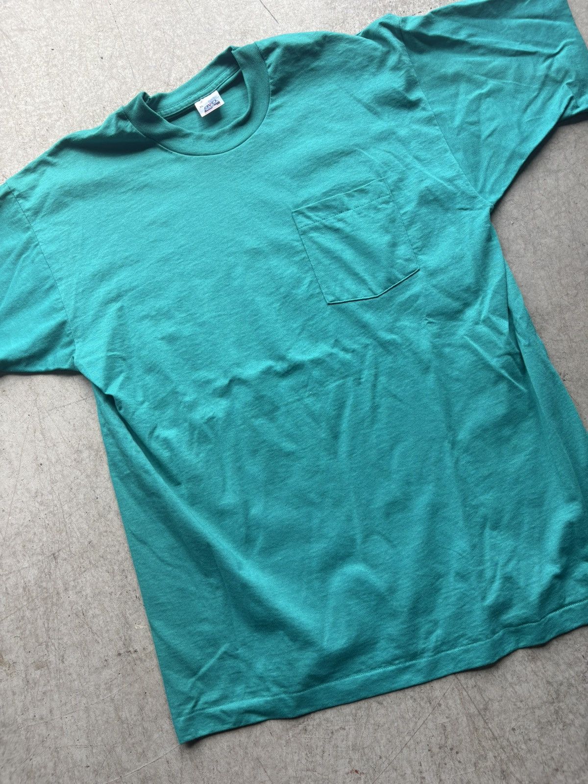 Vintage Vintage 1980's Turquoise Pocket T-Shirt Size US XL / EU 56 / 4 - 2 Thumbnail