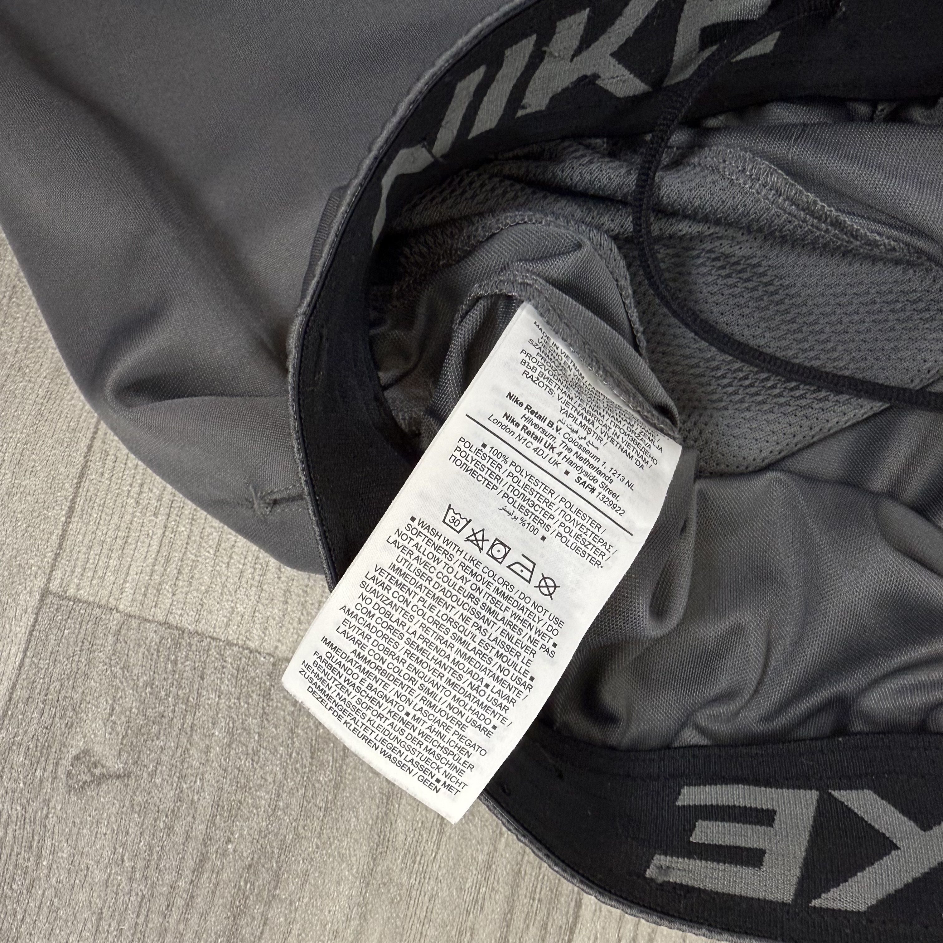 Nike Nike Dri-Fit Grey Shorts Size US 34 / EU 50 - 10 Thumbnail