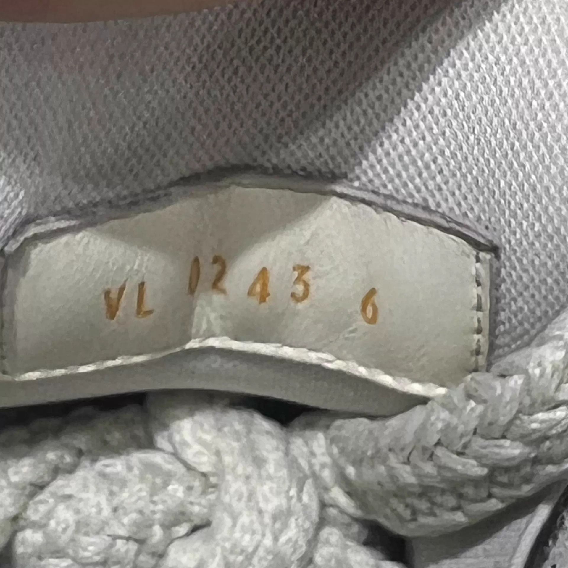 Louis Vuitton LV Trainer Pangding Cream UK6 40 Size US 7 / EU 40 - 8 Thumbnail