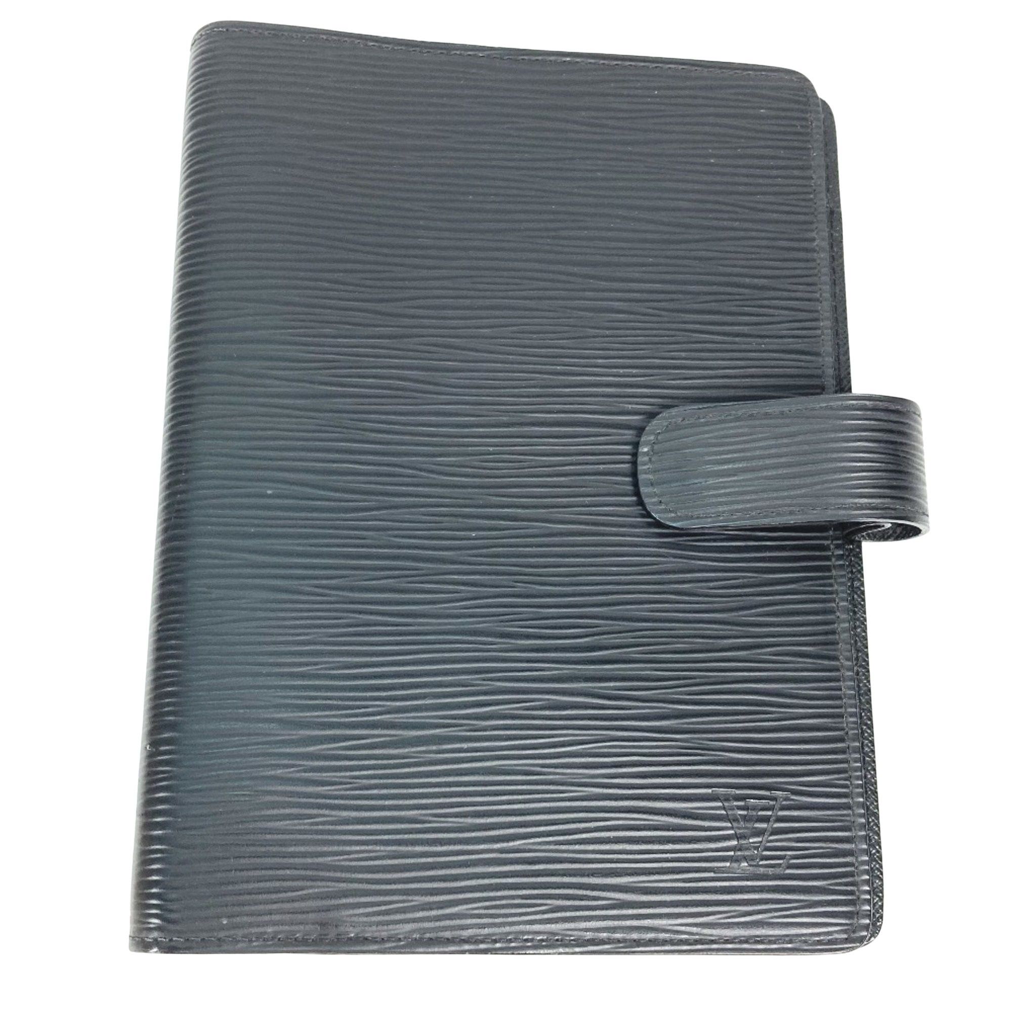 Louis Vuitton Agenda cover wallet
