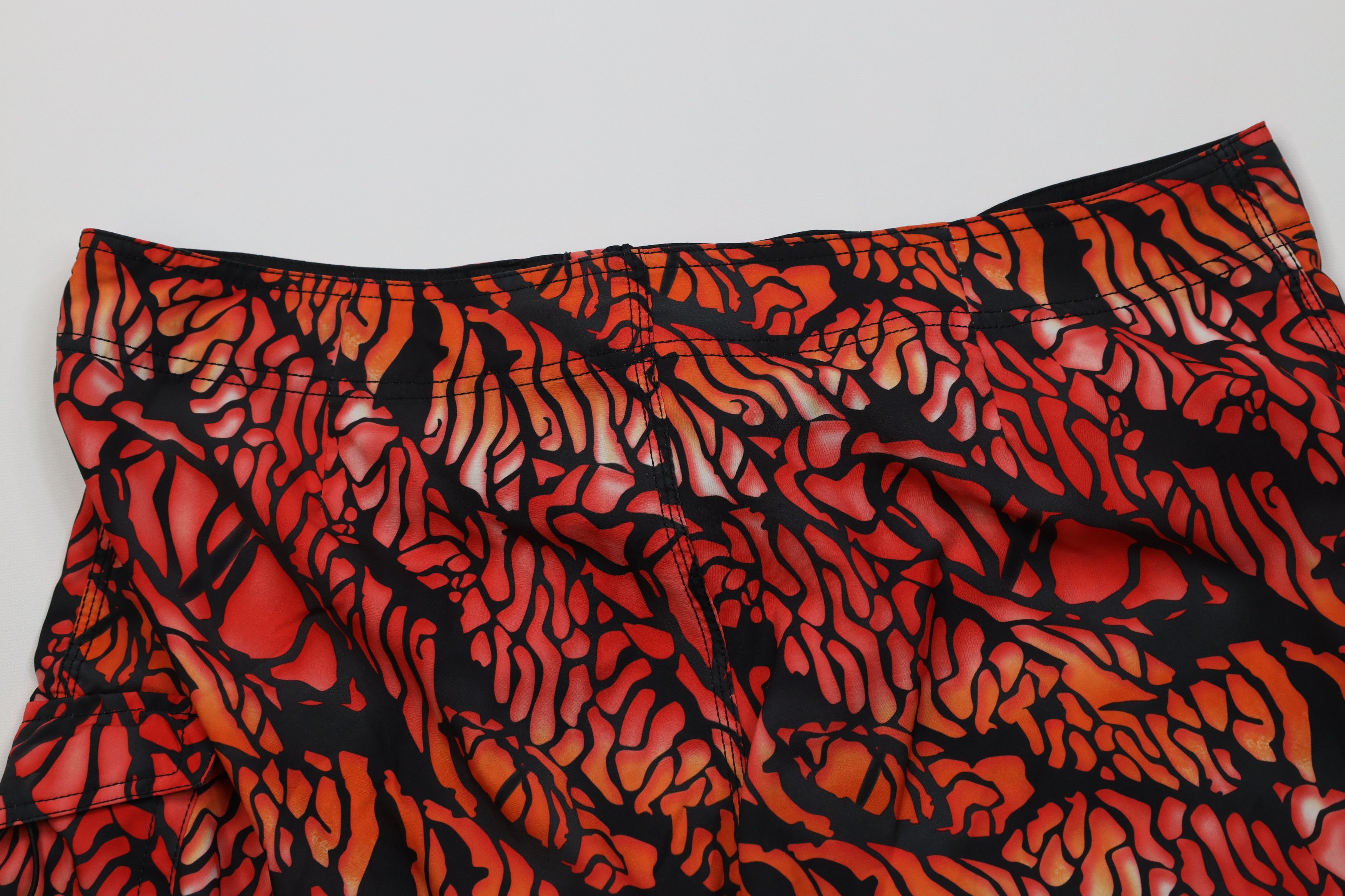 Oakley Vintage Oakley O Logo Abstract Hybrid Board Shorts Trunks Size US 38 / EU 54 - 9 Thumbnail