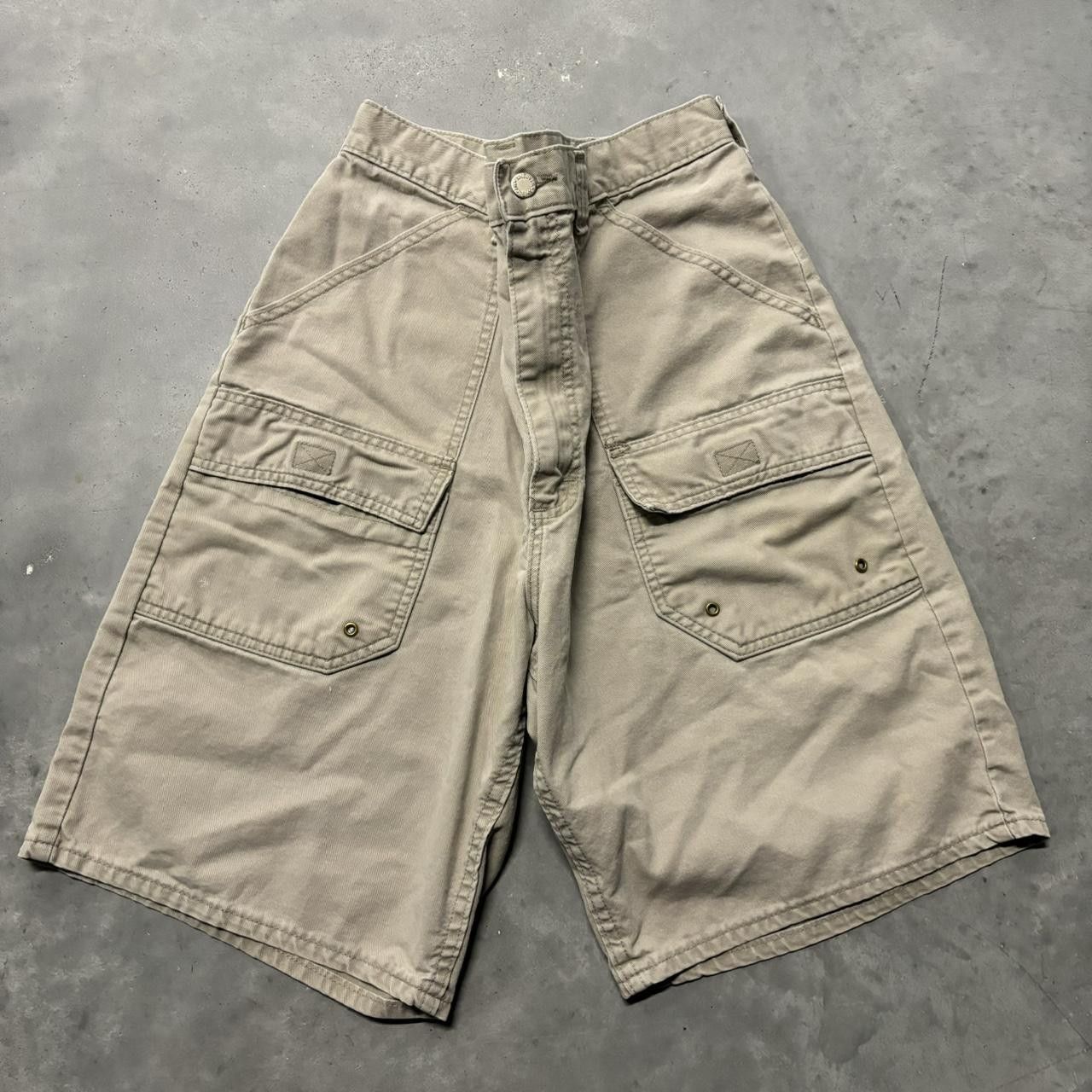 Japanese Brand × Vintage Crazy Vintage Y2K/2000s Baggy Cream Skater Style Cargo Shorts! Size US 34 / EU 50 - 1 Thumbnail