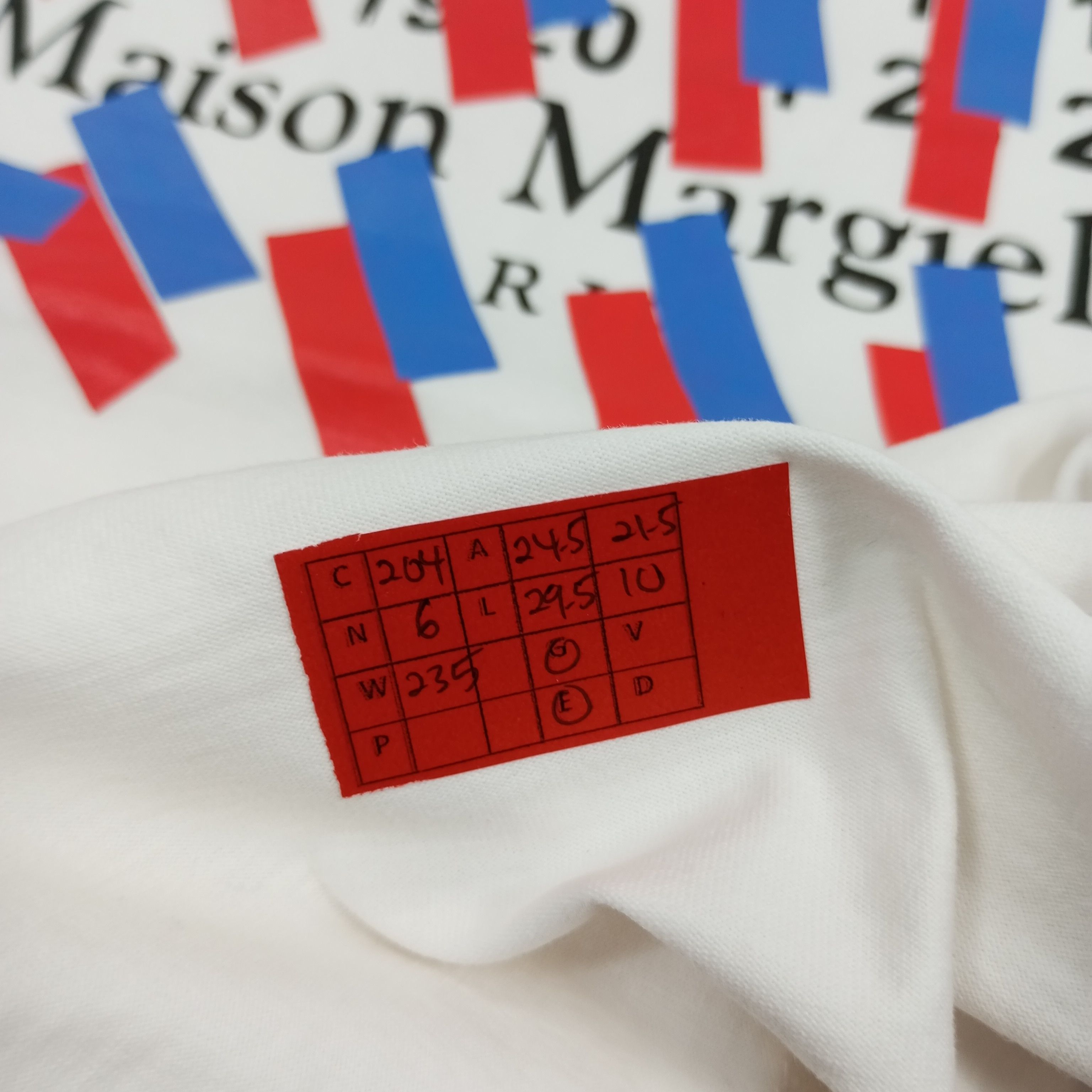 Vintage Maison Margiela Designer Brand Fashion Style Tshirt Size US XL / EU 56 / 4 - 10 Thumbnail