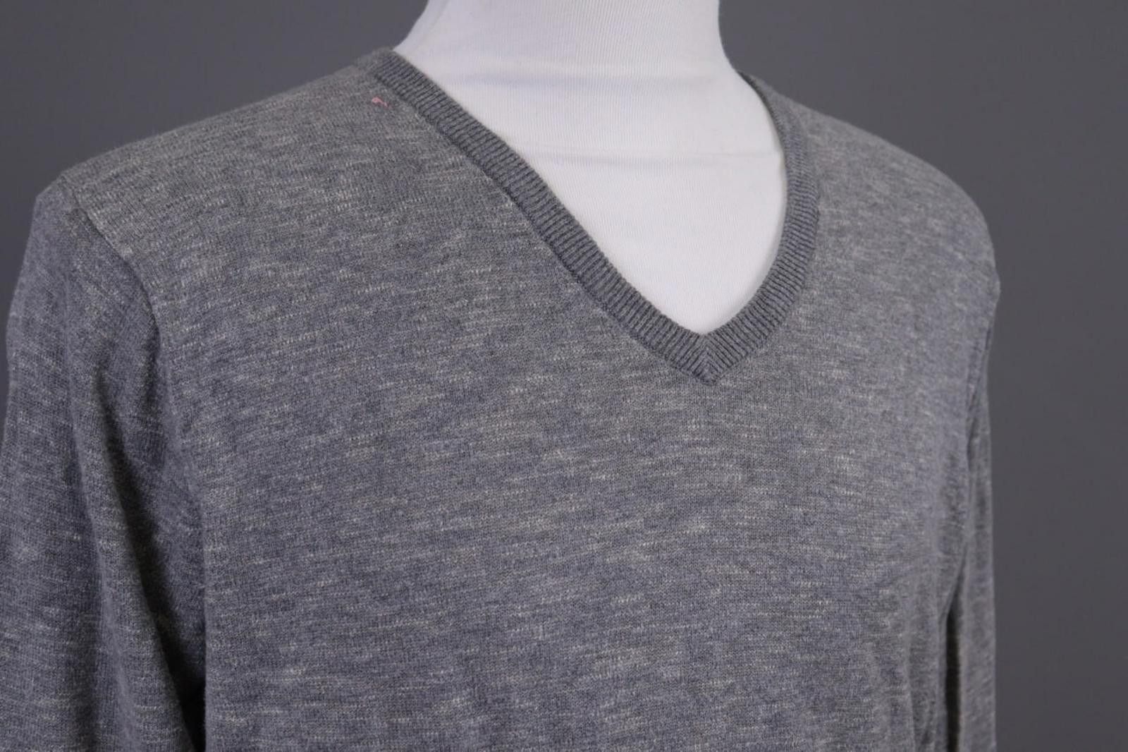 J.Crew Men J.Crew Gray V-Neck Cotton Sweater Size M Size US M / EU 48-50 / 2 - 5 Thumbnail