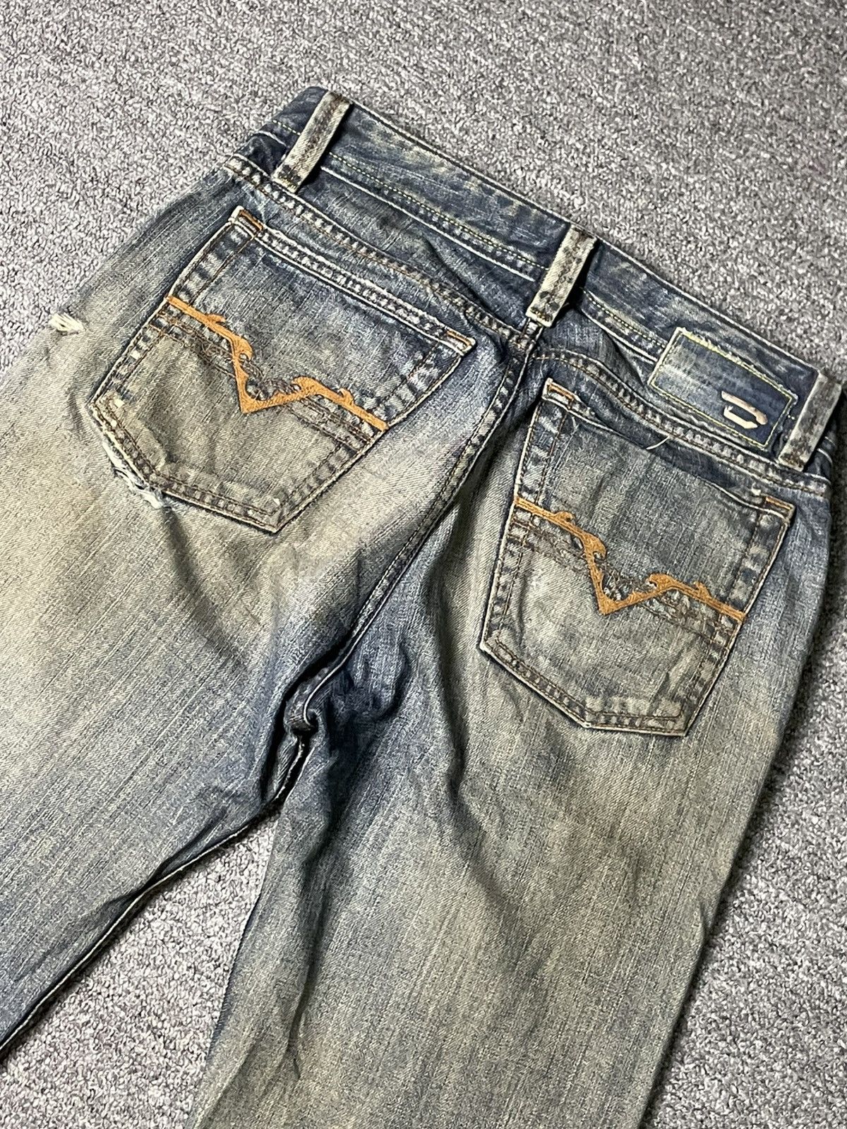 Diesel Vintage DIESEL Straight Cut Distressed Denim (91) Size US 29 - 18 Thumbnail