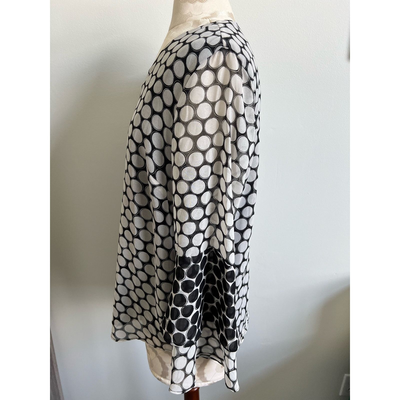 Calvin Klein Calvin Klein Long Sleeve V-Neck Polka Dotted Blouse Small Size S / US 4 / IT 40 - 3 Thumbnail