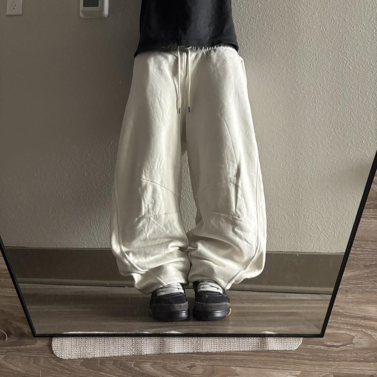 Vintage Crazy Vintage Y2K/2000s Baggy Cream Skater Style Essential Sweatpants! Fits L Size US 36 / EU 52 - 1 Thumbnail