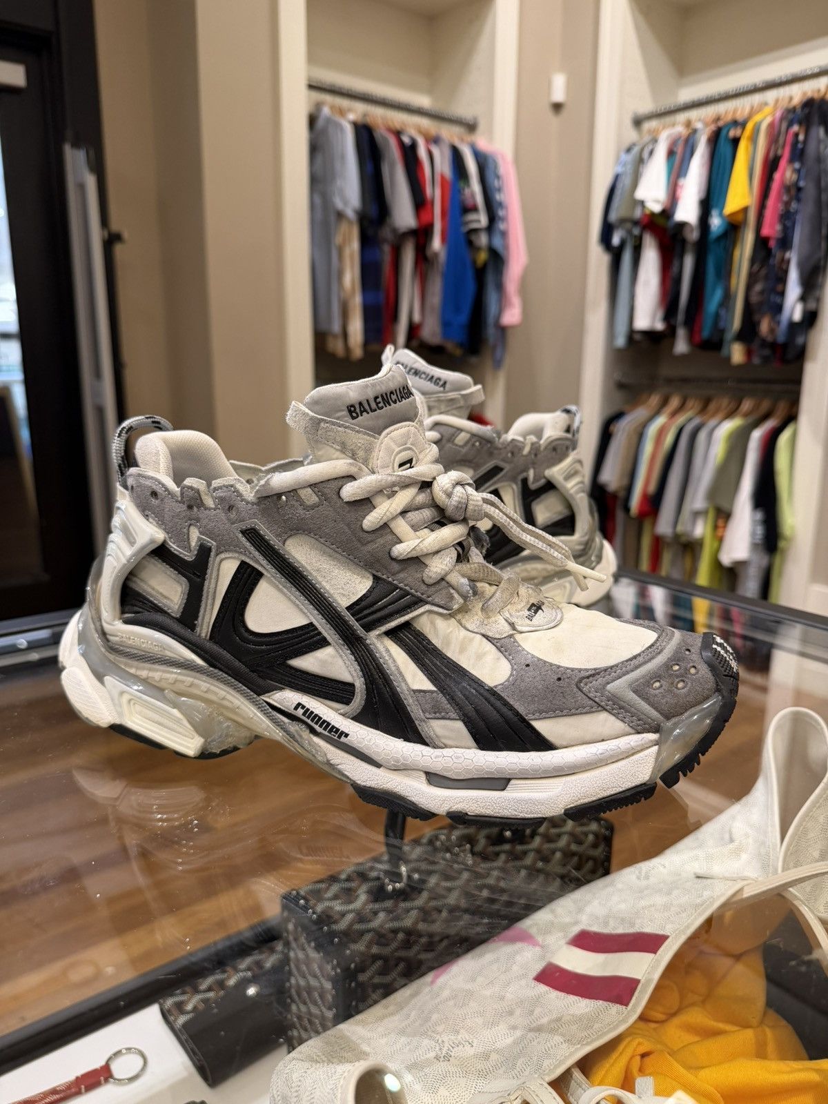 Balenciaga Balenciaga Runner WornOut Sneak Size US 10 / EU 43 - 4 Thumbnail
