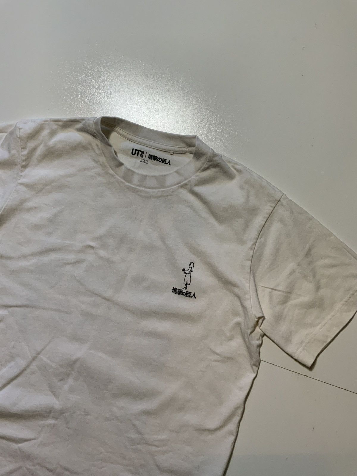 Uniqlo UT Uniqlo Attack On Titan Volume 2 104 Manga Anime T-Shirt Size US S / EU 44-46 / 1 - 3 Thumbnail