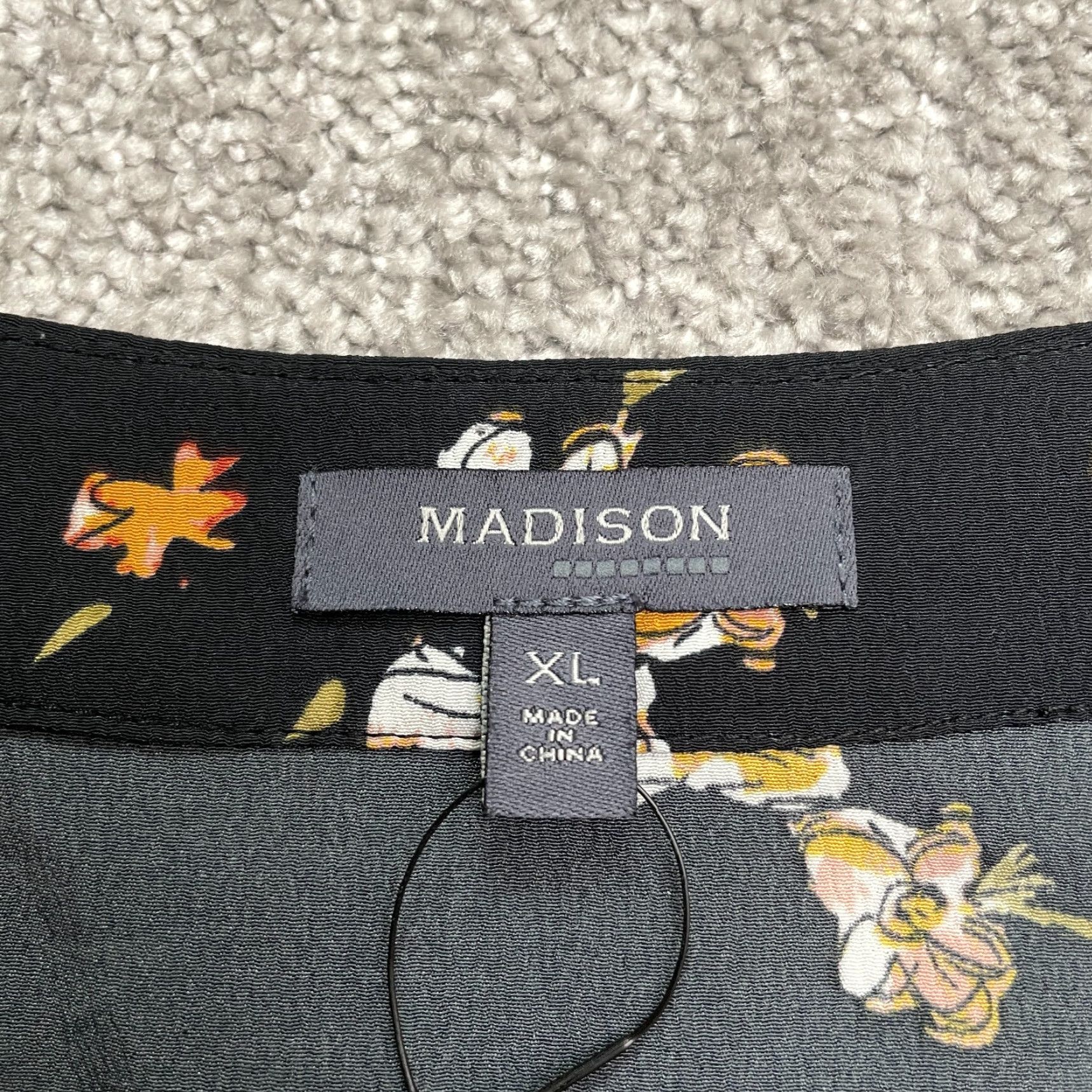 Madison Madison Floral Crop Top Womens XL Black V-Neck Short Sleeve Lightweight Blouse Size XL / US 12-14 / IT 48-50 - 4 Thumbnail