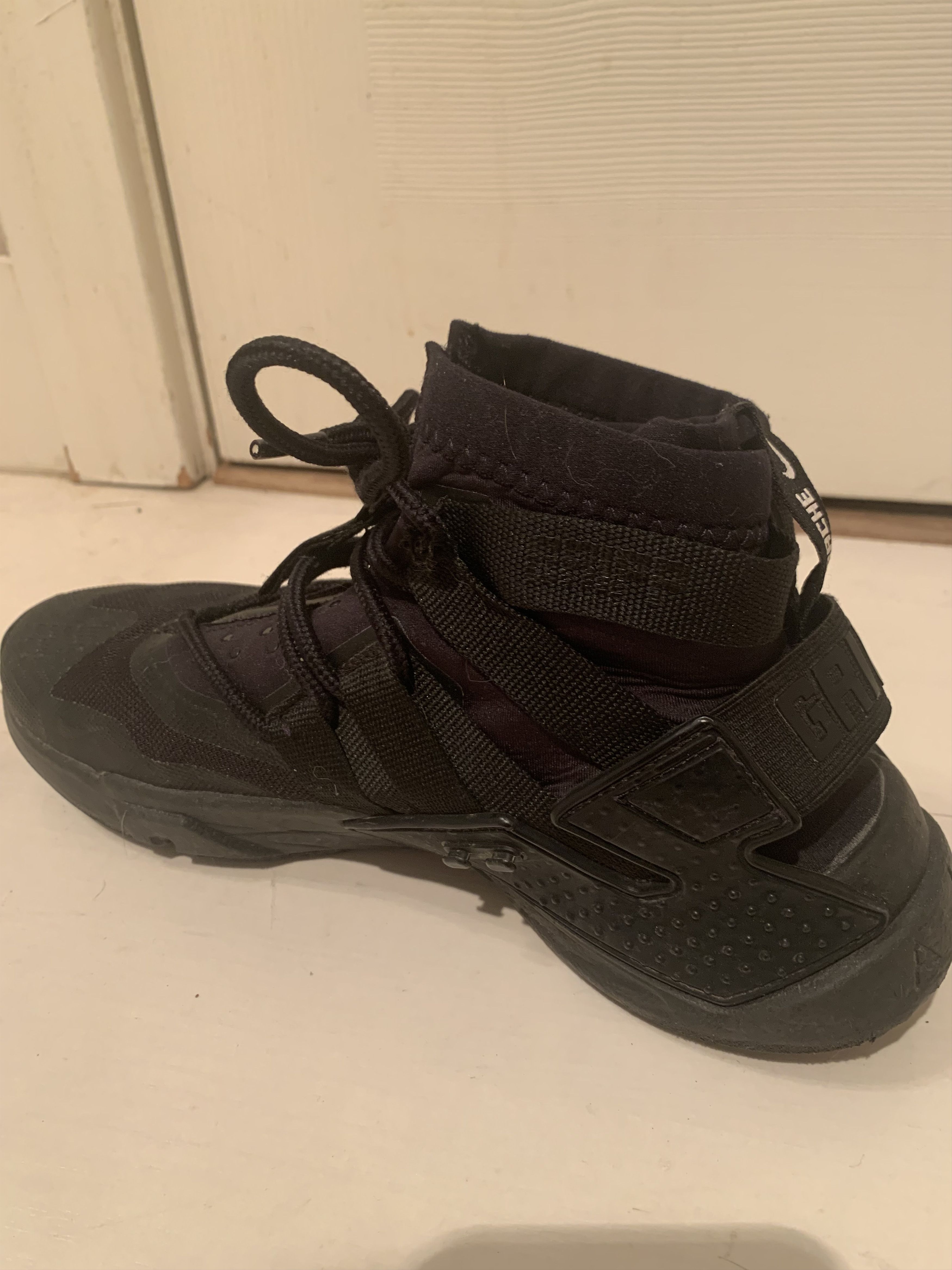 Nike Nike Air Huarache Gripp Black Size US 9 / EU 42 - 6 Thumbnail