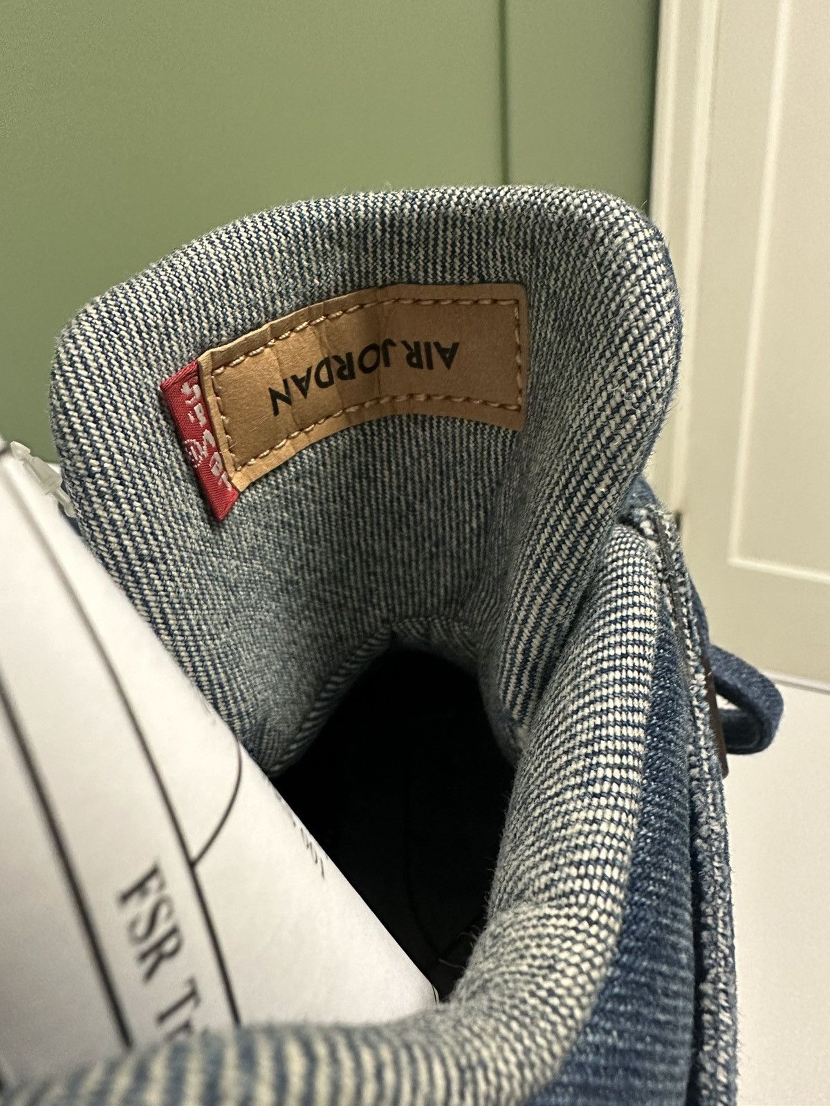 Jordan Brand × Levi's × Nike SAMPLE Nike Jordan Brand x Levi’s Air Jordan 4 Denim Blue Size US 8.5 / EU 41-42 - 7 Thumbnail