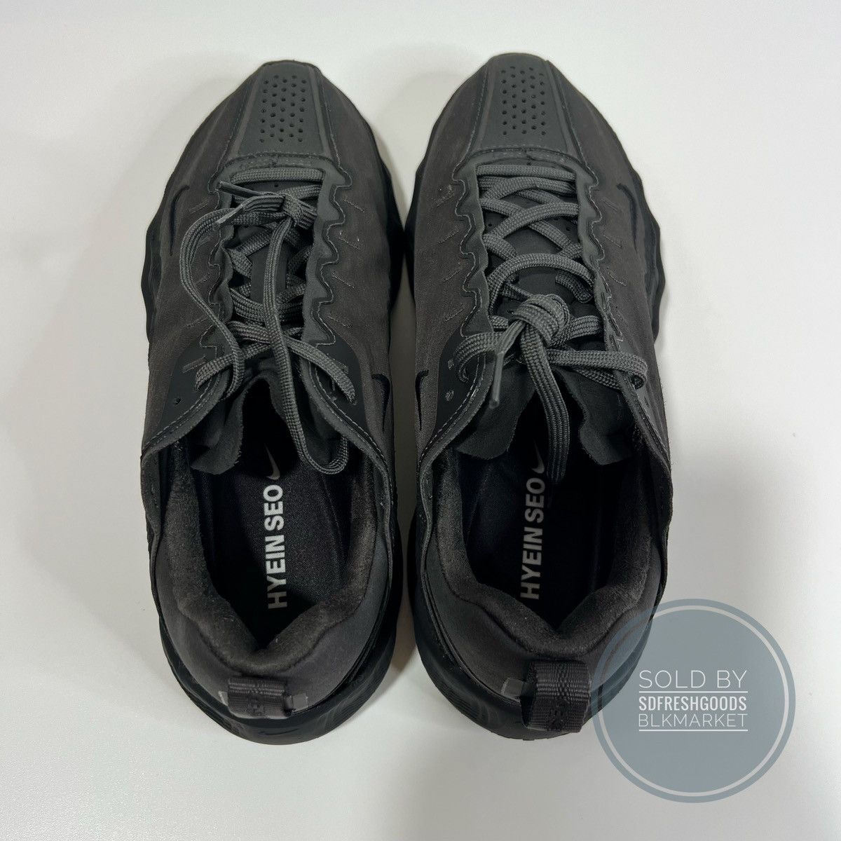 Nike Nike Ava Rover HYEIN SEO Black Running Shoes 6.5M 8W Size US 6.5 / EU 39-40 - 4 Thumbnail