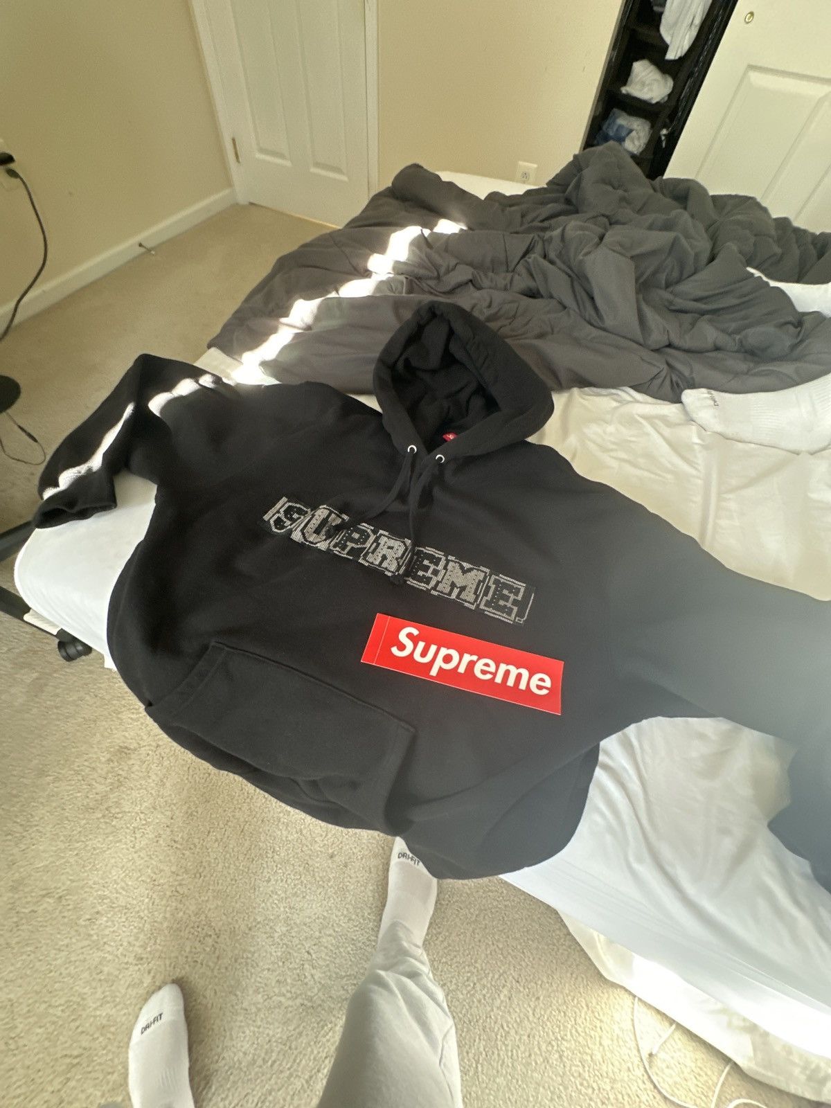 Supreme Supreme Beaded Hooded Sweatshirt (SS23) Size US M / EU 48-50 / 2 - 1 Thumbnail