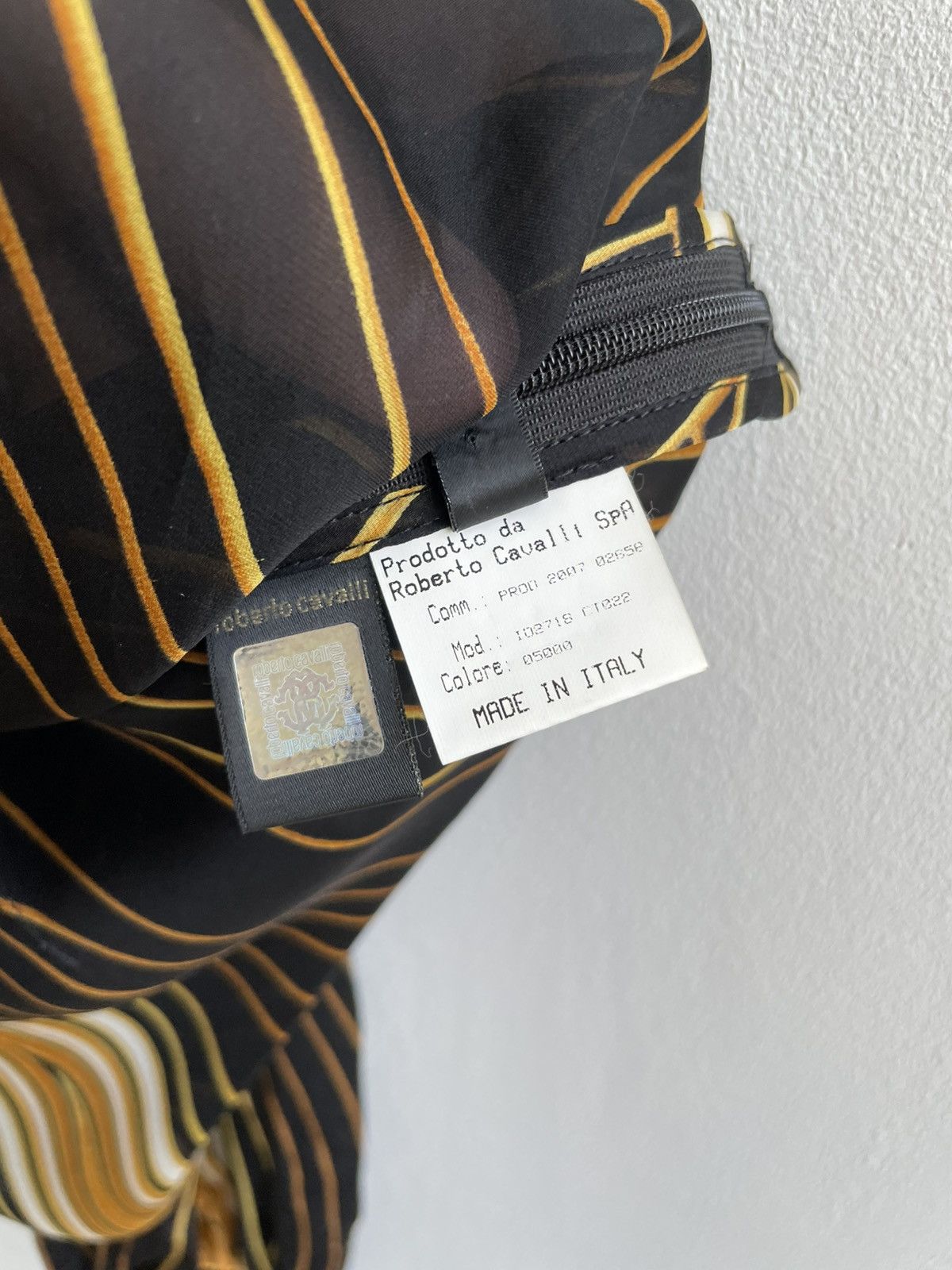 Roberto Cavalli Roberto Cavalli 2007 VOYAGE RUNWAY Collection Silk Blouse Size M / US 6-8 / IT 42-44 - 23 Thumbnail