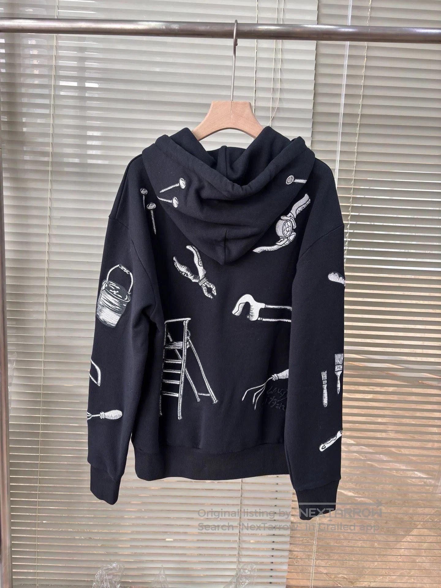 Louis Vuitton LV Black Tool Embroidered Men's Hoodie. Size US S / EU 44-46 / 1 - 5 Thumbnail