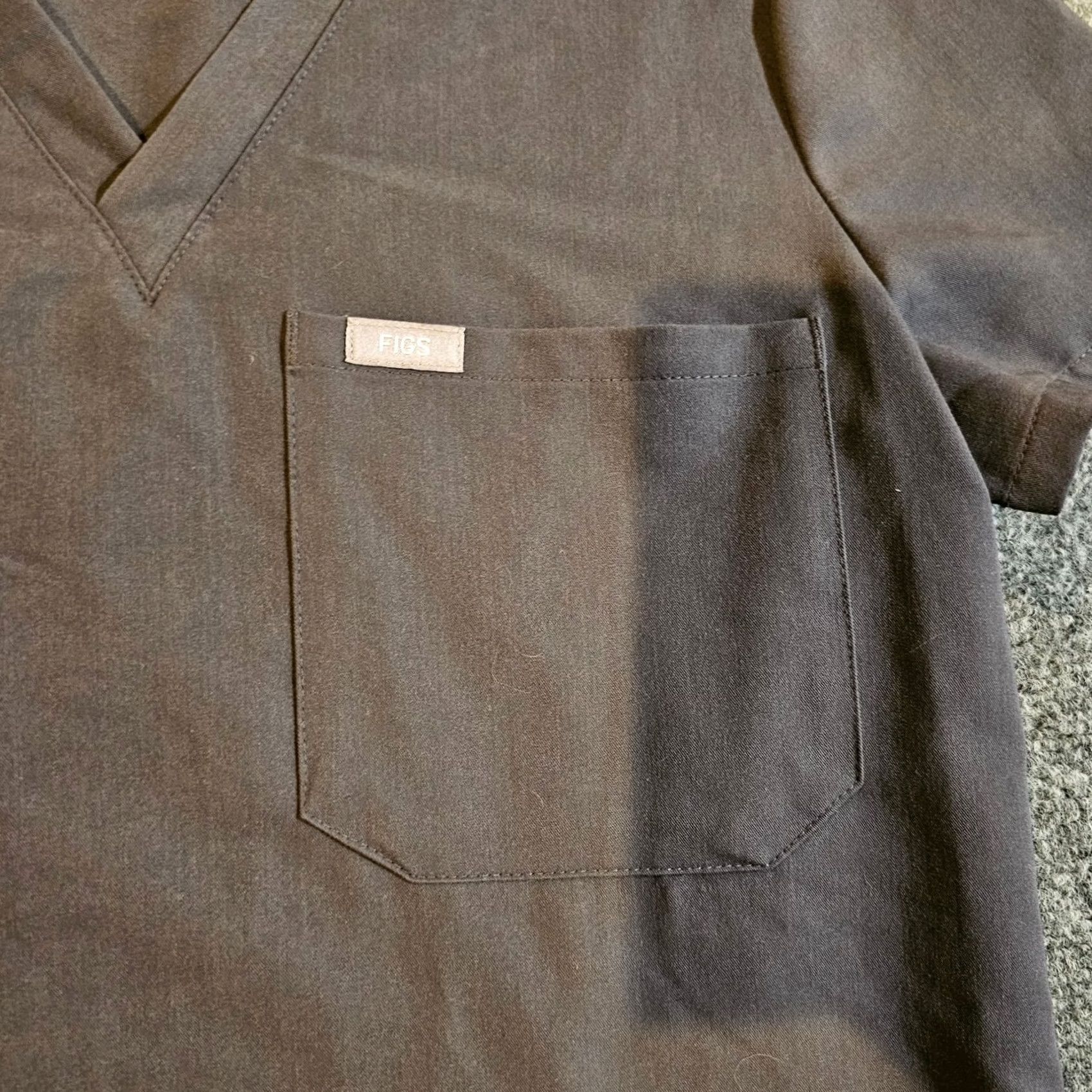 Vintage FIGS Top Womens XS Gray 3 Pockets Short Sleeve Stretch Technical Comfort Shirt Womens XS Gray FIGS Shirt Size XS / US 0-2 / IT 36-38 - 5 Thumbnail