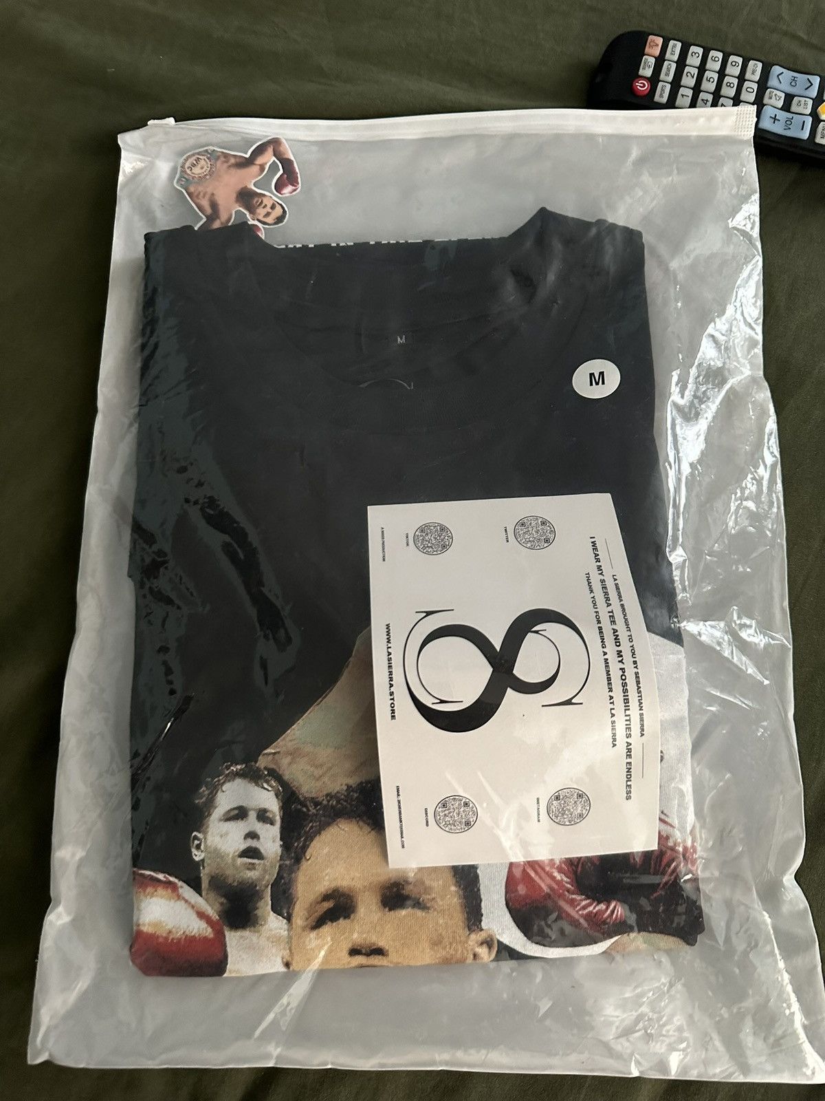 Other Canelo La Sierra t-shirt (never worn) Size US M / EU 48-50 / 2 - 5 Thumbnail