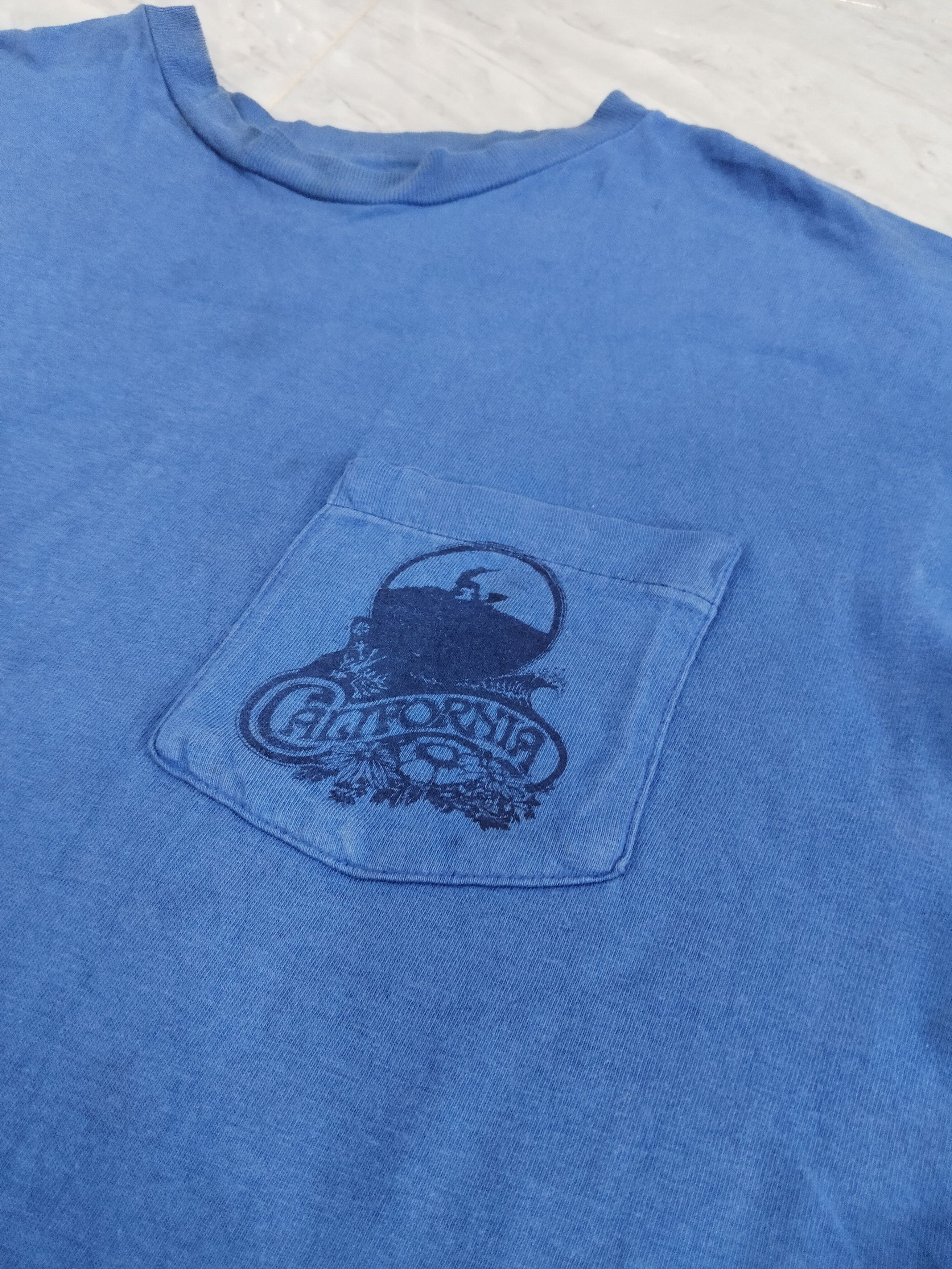 California Arts. × Vintage Vintage 90s California Surfing Punk Style Tshirt Size US L / EU 52-54 / 3 - 4 Thumbnail