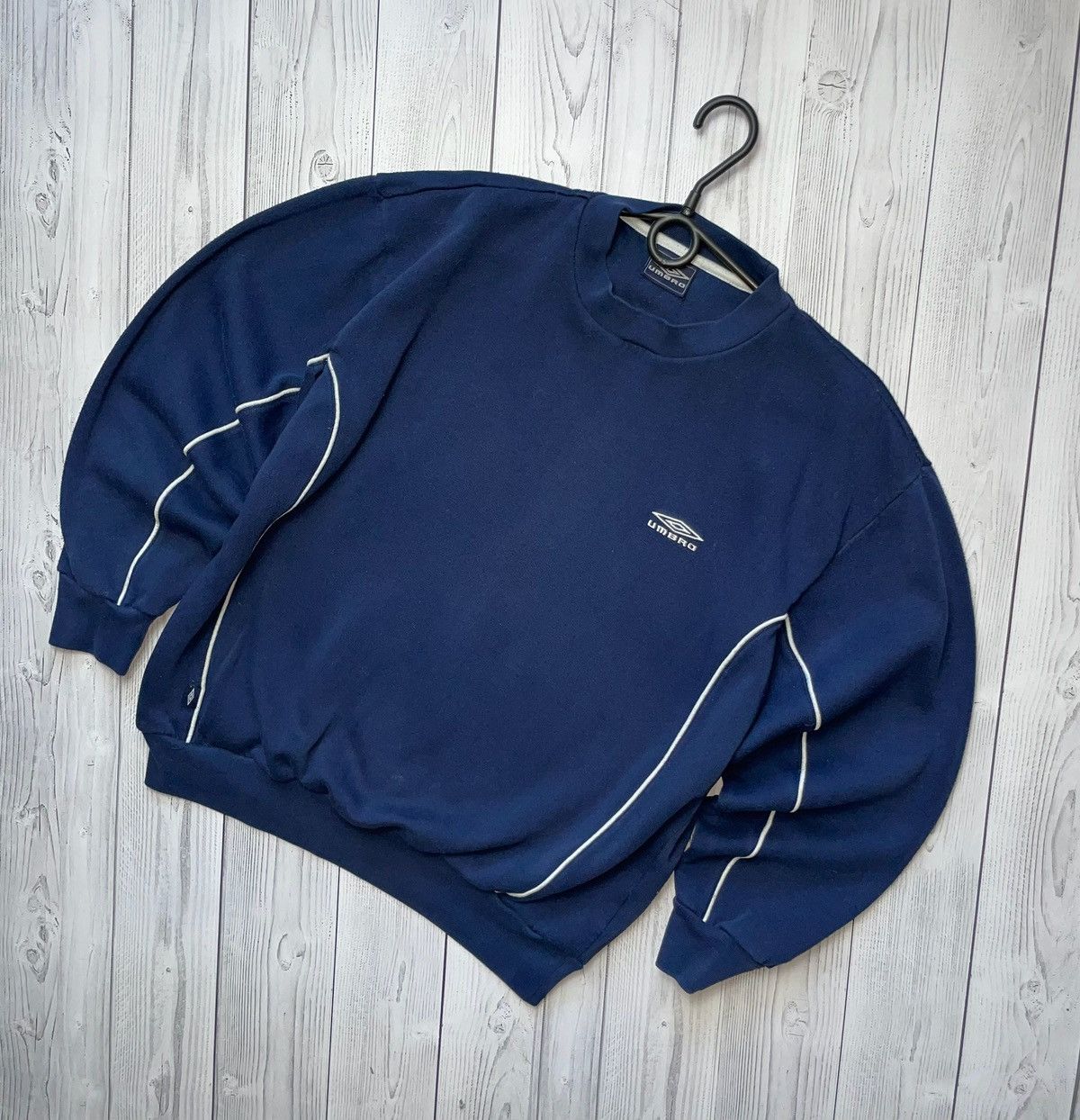 Vintage Umbro sweatshirt size M logo line blue