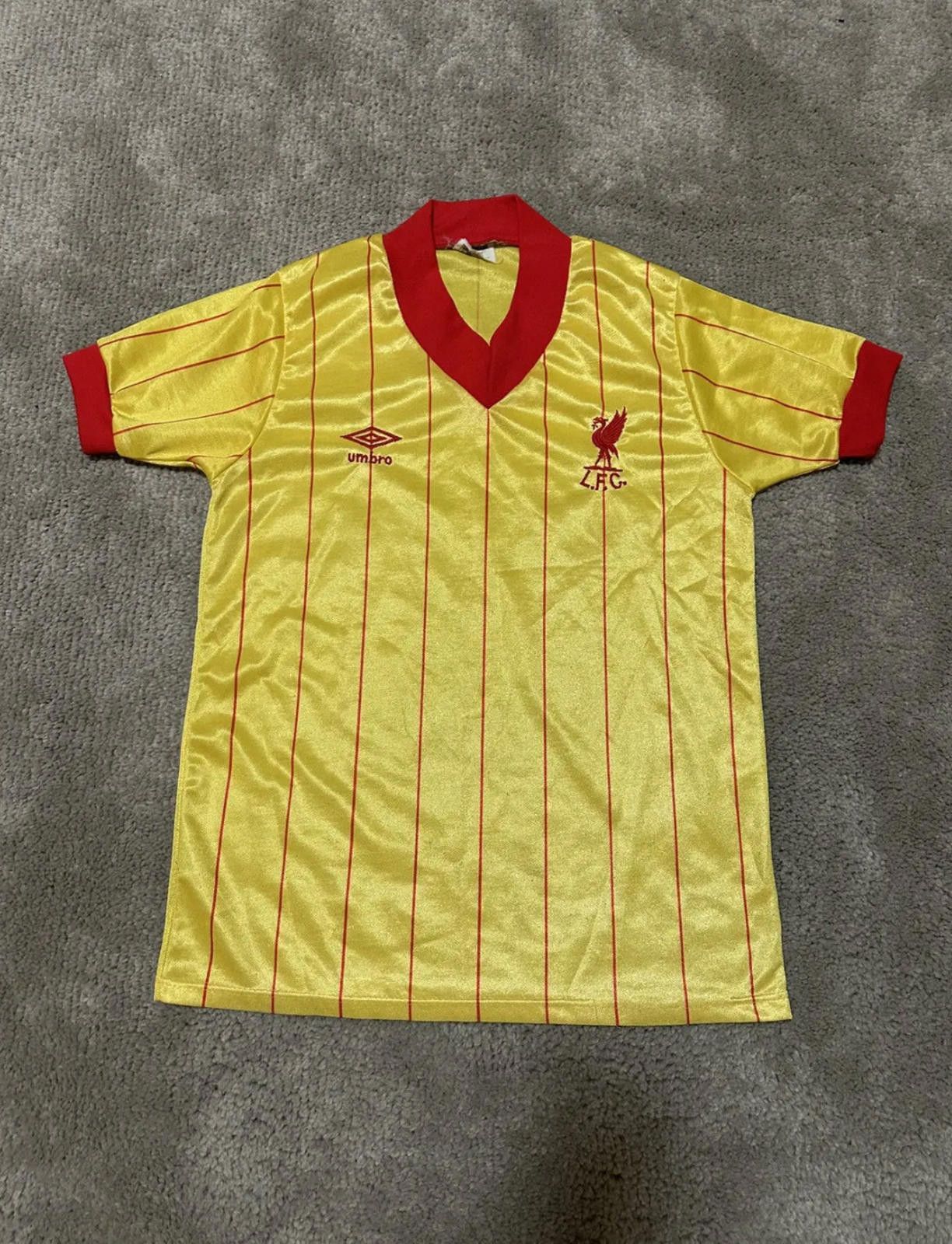 Umbro Vintage Umbro Liverpool 1981 1984 Away Football Shirt Jersey Size US S / EU 44-46 / 1 - 1 Thumbnail