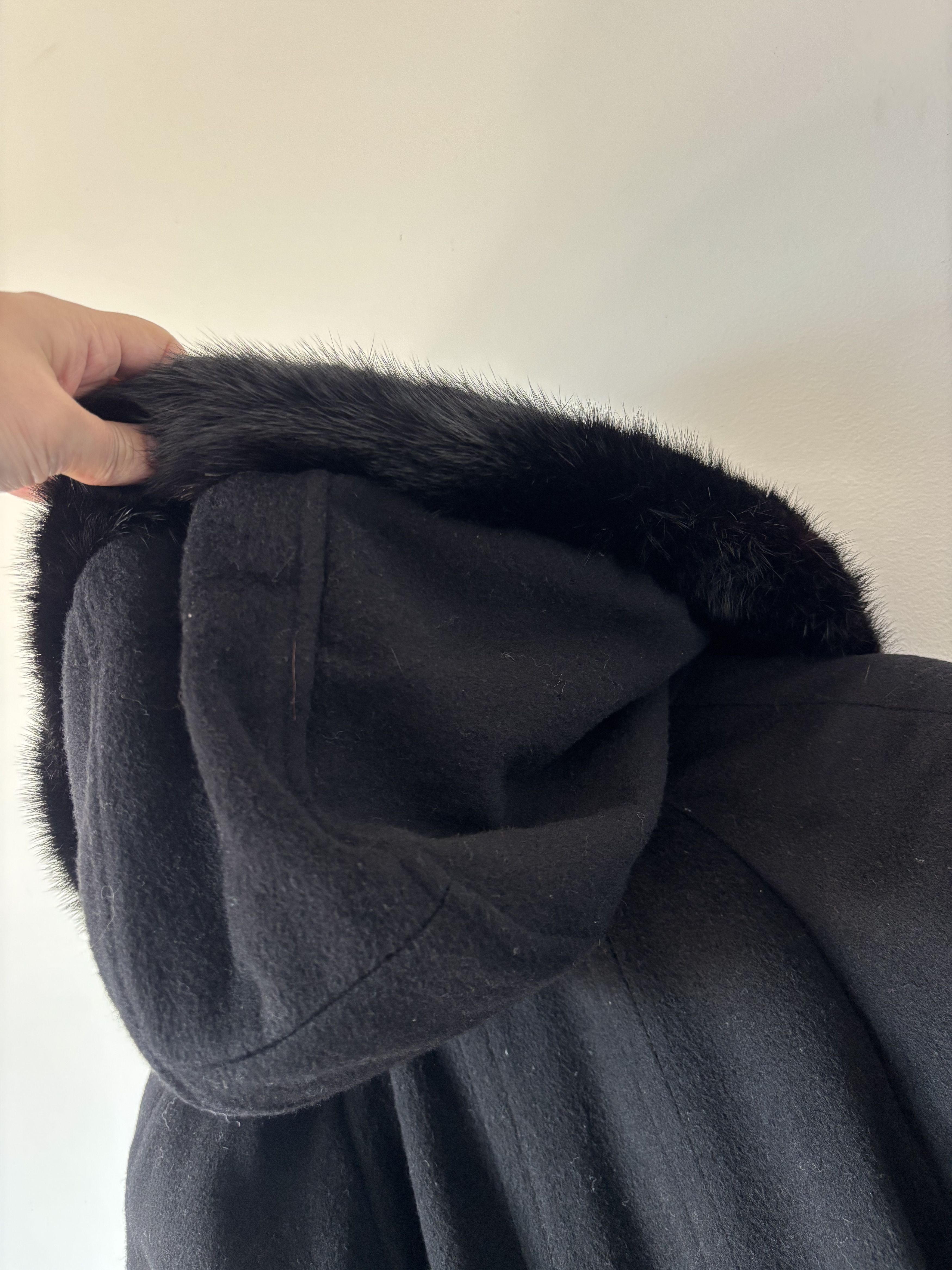 Vintage Vintage Hooded Black Wool Coat Mink Fur Trim Coat 8 Size M / US 6-8 / IT 42-44 - 8 Thumbnail