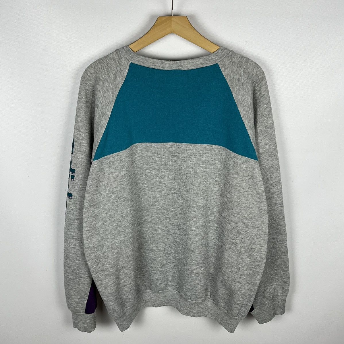 Adidas Vintage Adidas big logo sweatshirt 90’s Size US M / EU 48-50 / 2 - 14 Thumbnail