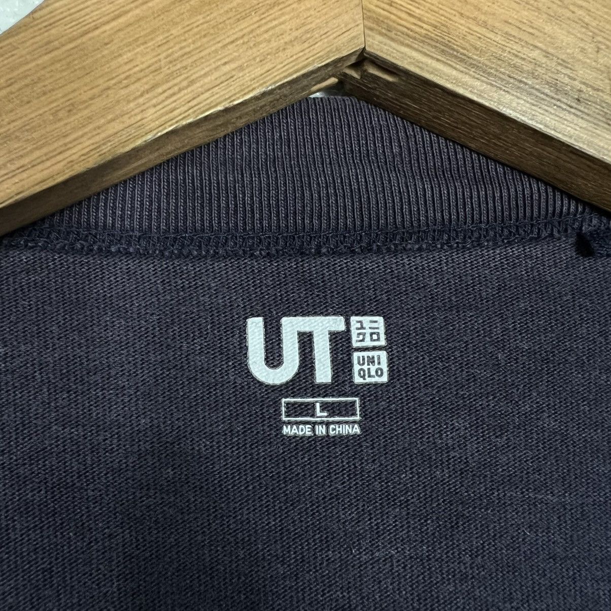 Uniqlo UNIQLO YALE University Big Logo T Shirt #4223-C192 Size US L / EU 52-54 / 3 - 9 Thumbnail