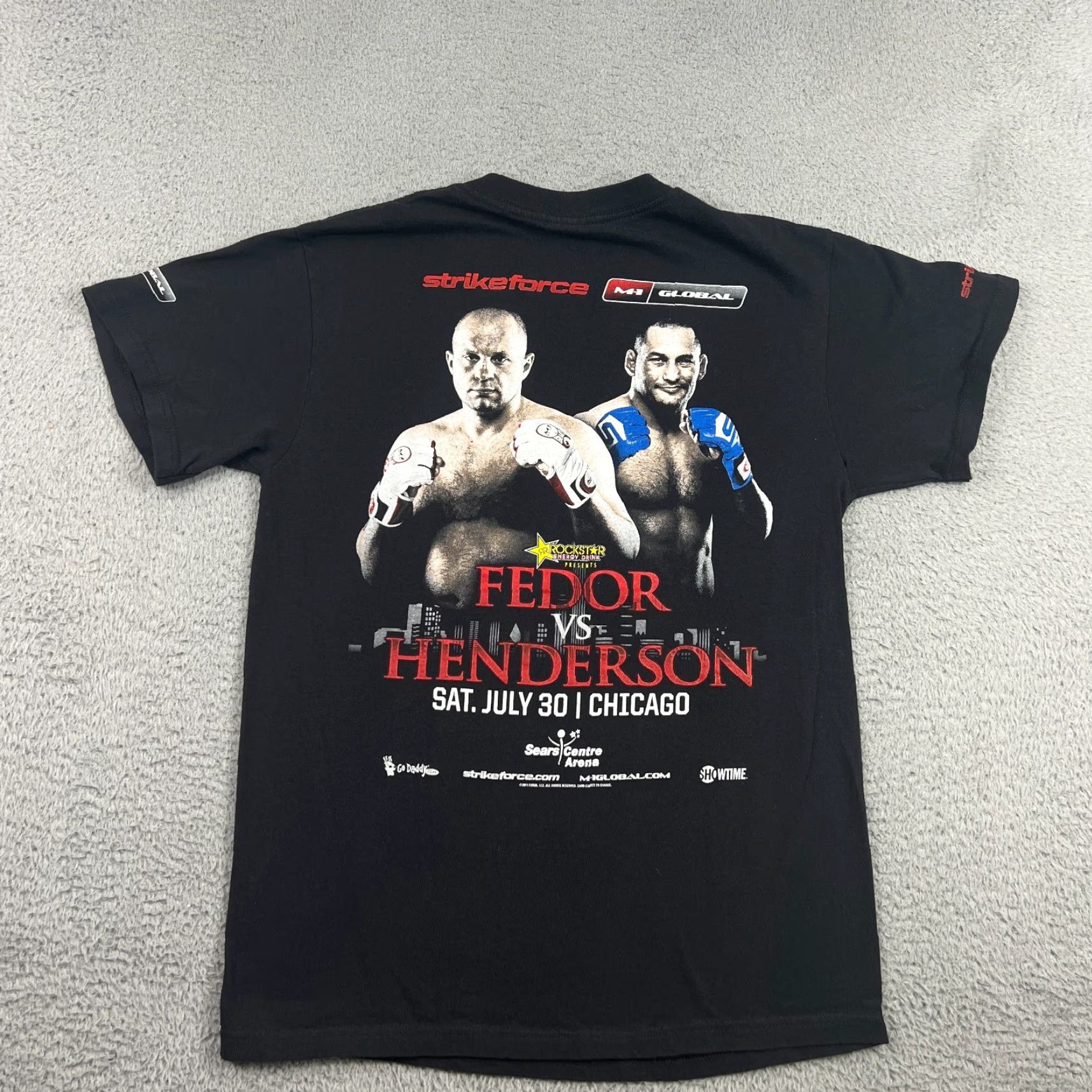 Henderson VINTAGE Strikeforce Fedor Emelianenko vs Henderson T-Shirt Mens Medium Gray Graphic Print Crew Neck Short Sleeve Size US M / EU 48-50 / 2 - 7 Thumbnail