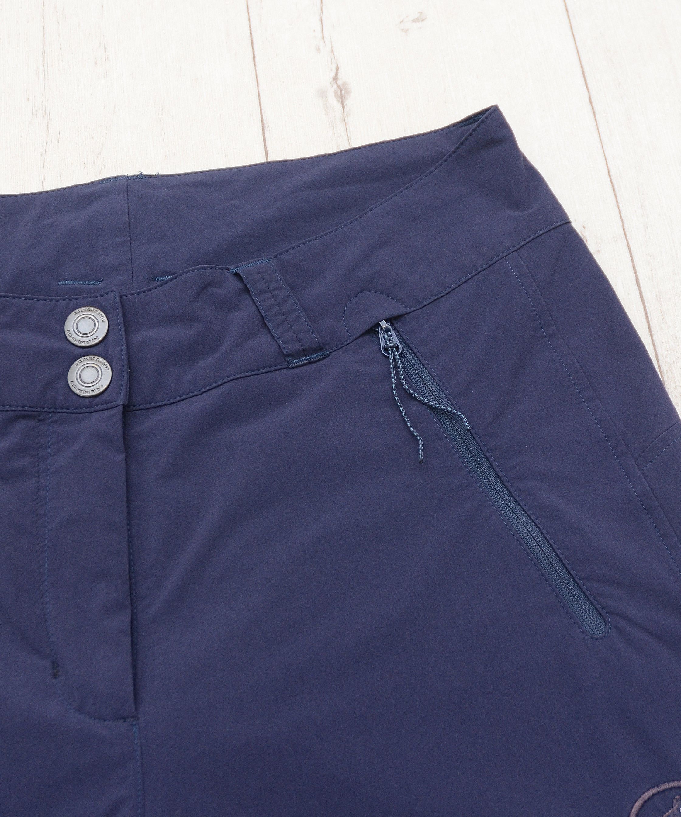 Mammut Shorts Mammut Navy Outdoor Life Gorpcore size US 4 XS Size 27" / US 4 / IT 40 - 4 Thumbnail