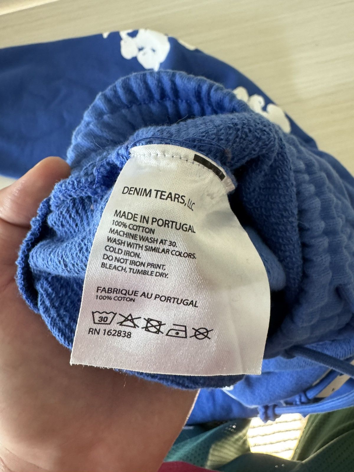 DENIM TEARS L – Denim Tears Cotton Wreath Sweatpants Royal Blue Size US 34 / EU 50 - 3 Thumbnail