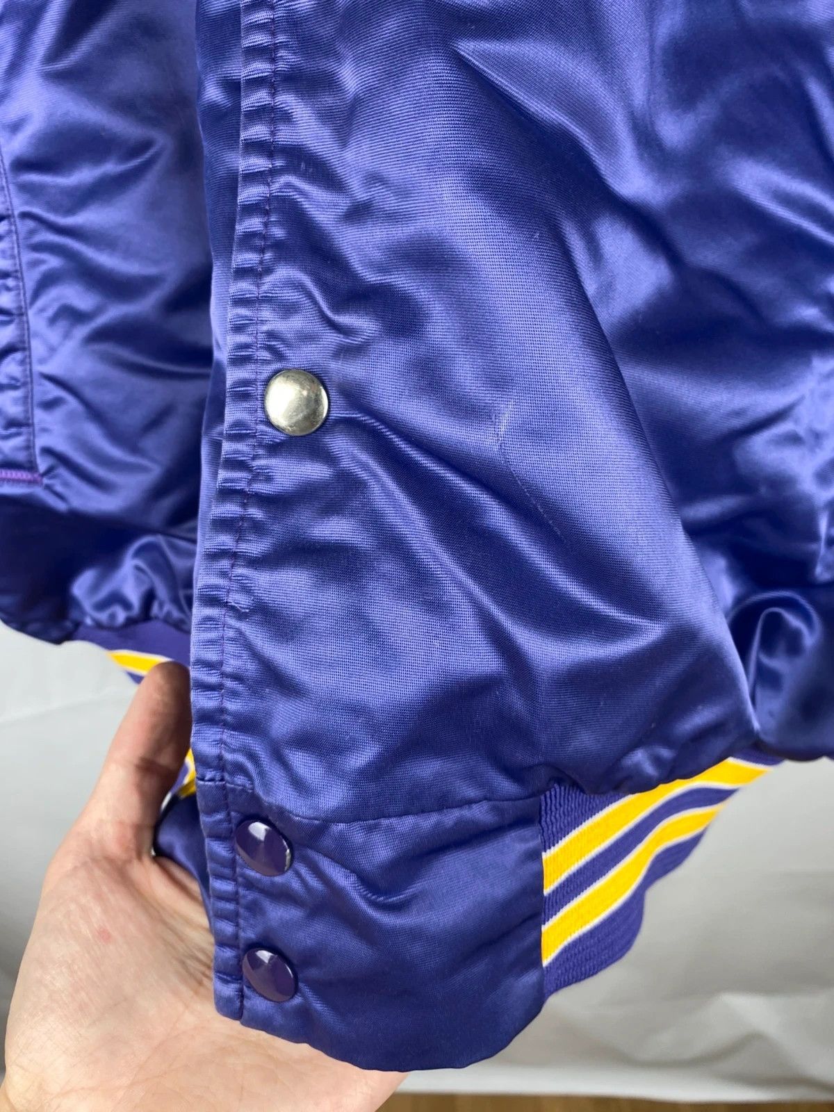Chalk Line Vintage Los Angeles Lakers Chalk Line Bomber Jacket size XL Size US XL / EU 56 / 4 - 11 Thumbnail
