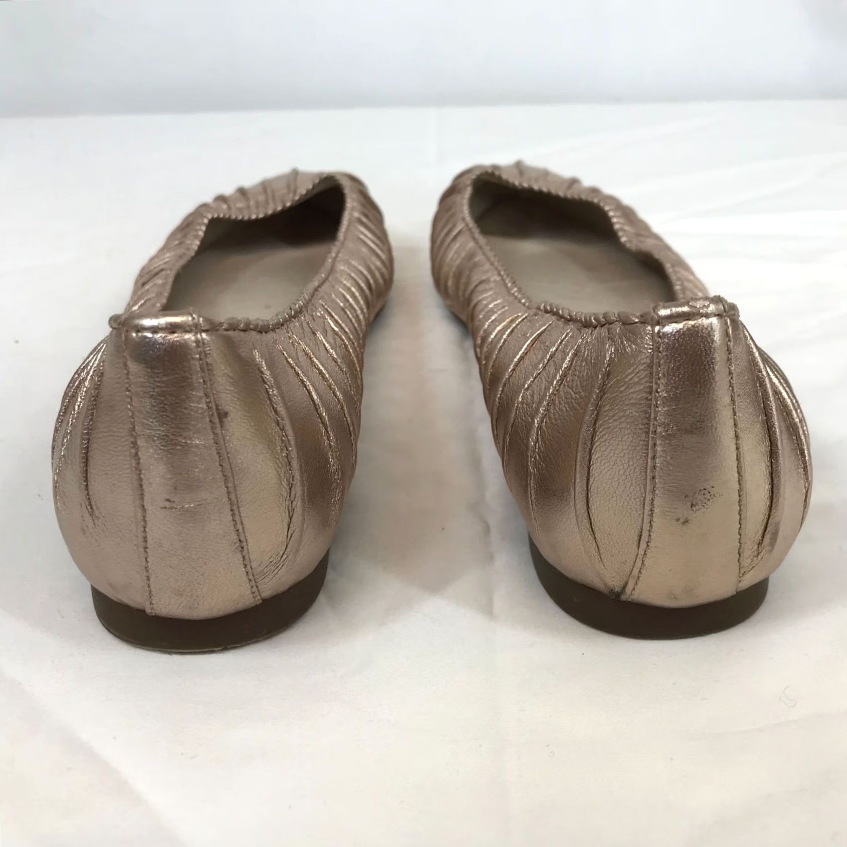 Vintage LOUISE ET CIE WOMENS 11 BALLET FLAT with SMALL HEEL GOLD Leather Ashlin Bod Size US 11 / IT 41 - 5 Thumbnail